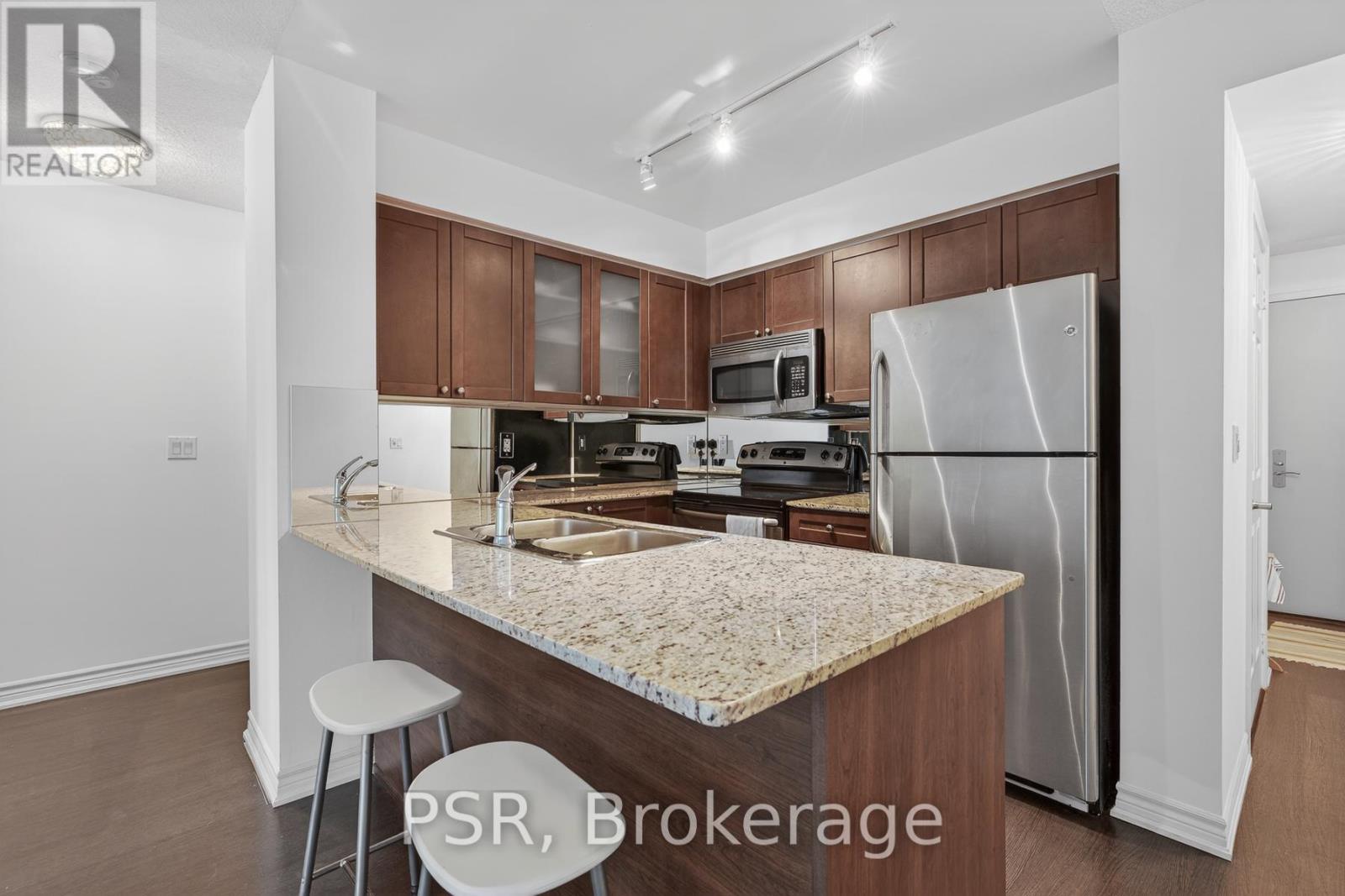 2414 - 761 Bay Street, Toronto (Bay Street Corridor), Ontario  M5G 2R2 - Photo 4 - C12792348