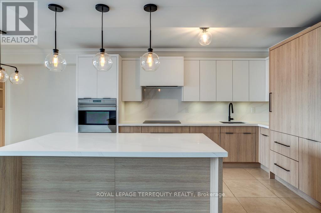 512 - 33 Harbour Square, Toronto, Ontario  M5J 2G2 - Photo 12 - C12792350