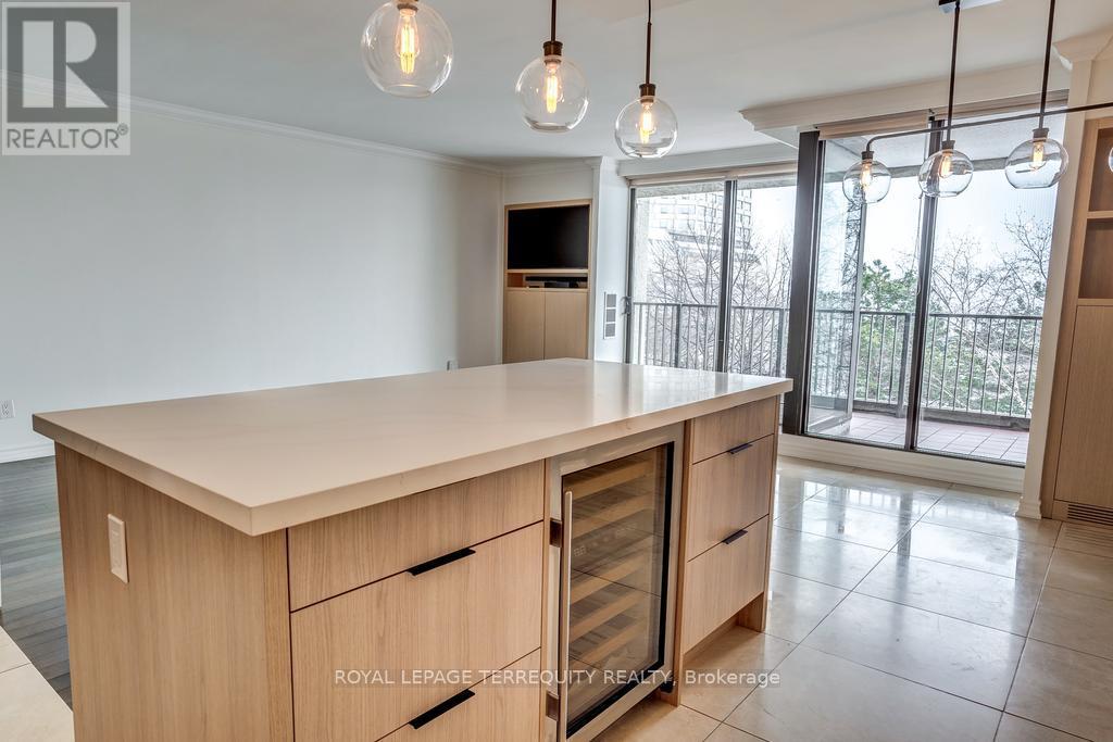 512 - 33 Harbour Square, Toronto, Ontario  M5J 2G2 - Photo 16 - C12792350