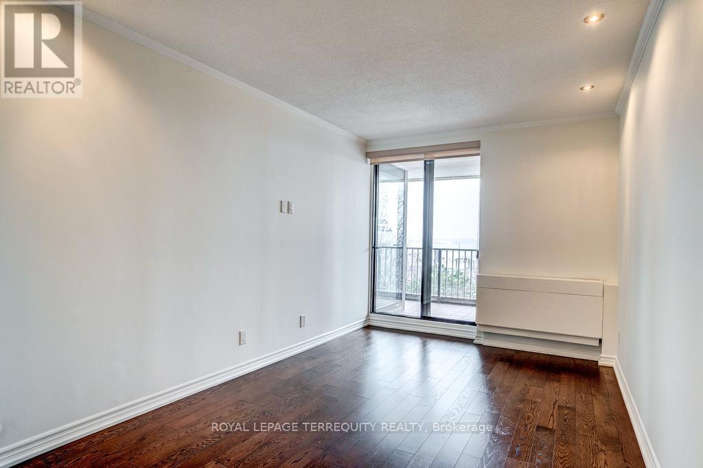 512 - 33 Harbour Square, Toronto, Ontario  M5J 2G2 - Photo 29 - C12792350