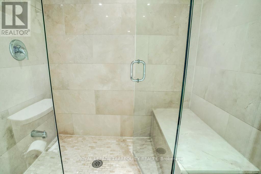 512 - 33 Harbour Square, Toronto, Ontario  M5J 2G2 - Photo 36 - C12792350