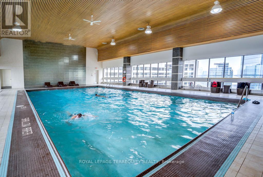512 - 33 Harbour Square, Toronto, Ontario  M5J 2G2 - Photo 37 - C12792350