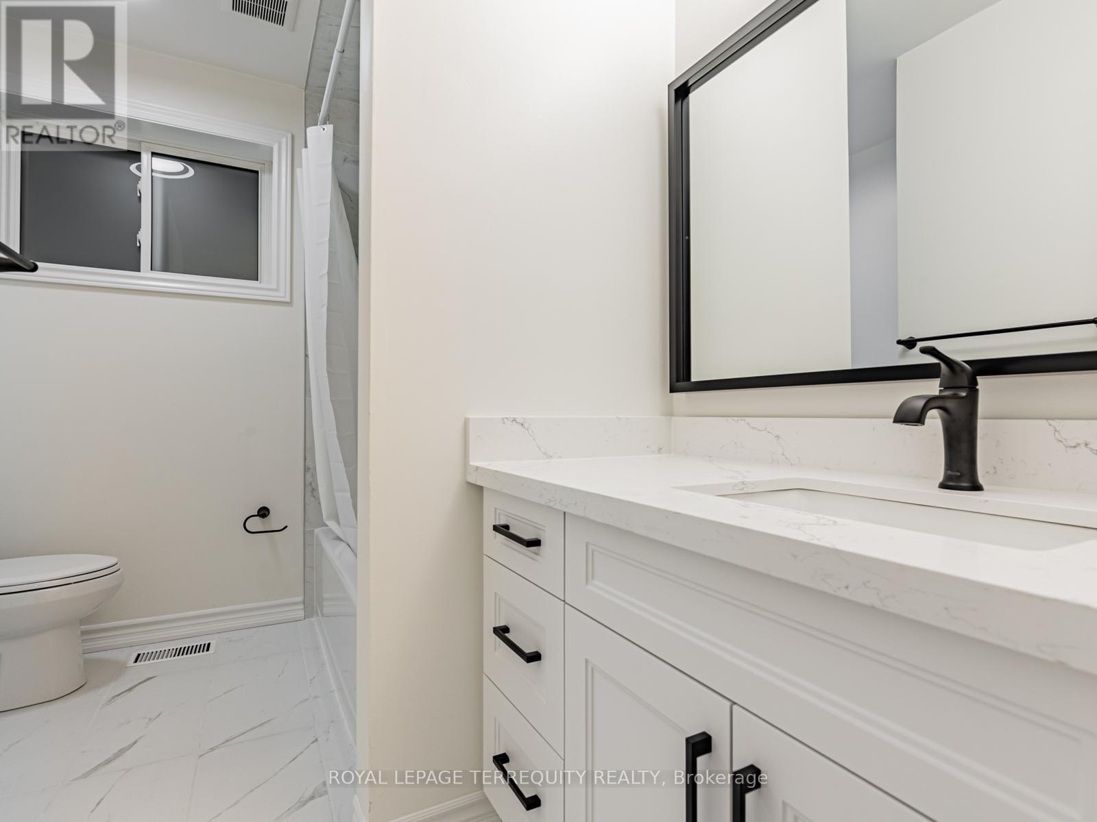 5 Rochelle Crescent, Toronto, Ontario  M2J 1Y3 - Photo 19 - C12792360