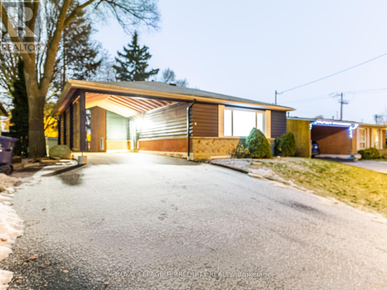 5 Rochelle Crescent, Toronto, Ontario  M2J 1Y3 - Photo 7 - C12792360