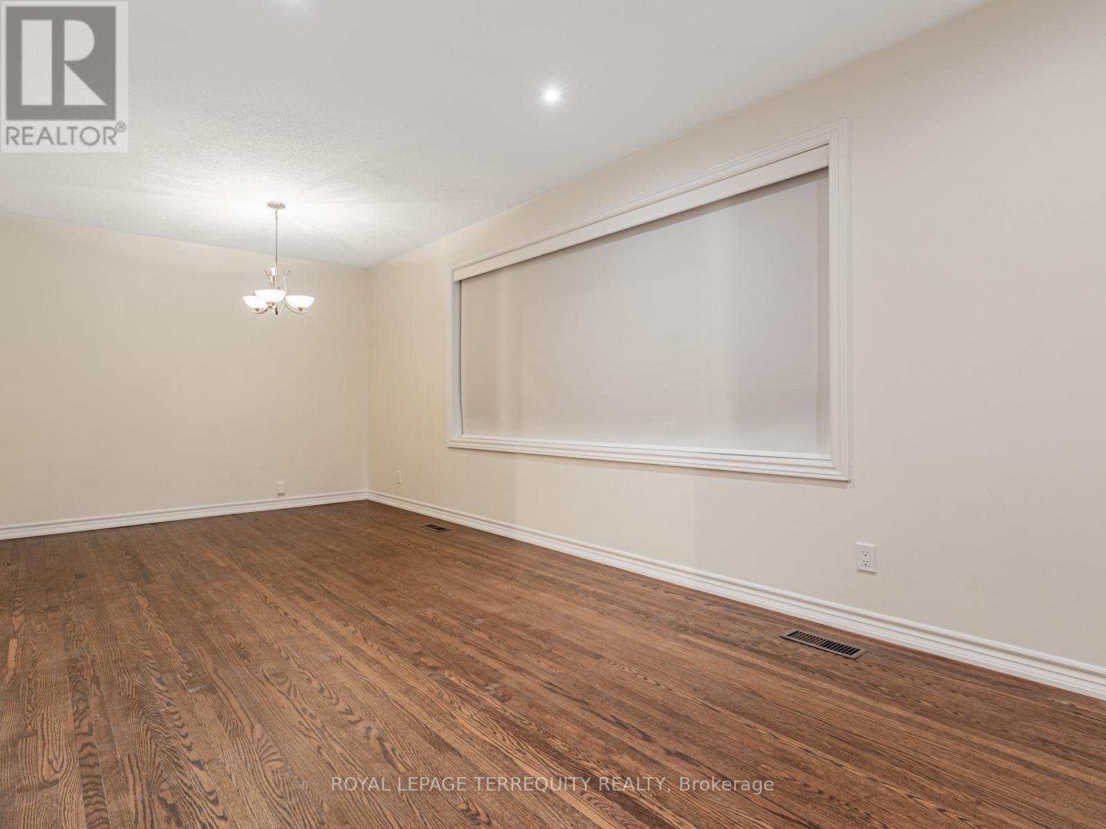 5 Rochelle Crescent, Toronto, Ontario  M2J 1Y3 - Photo 9 - C12792360