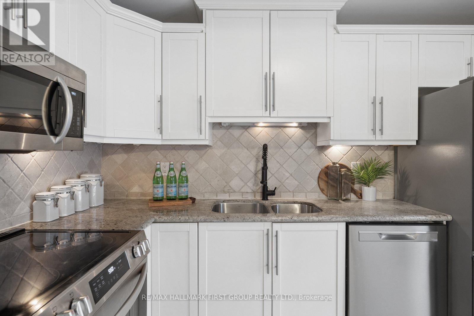 621 Beckworth Square, Pickering, Ontario  L1V 3X3 - Photo 10 - E12792310