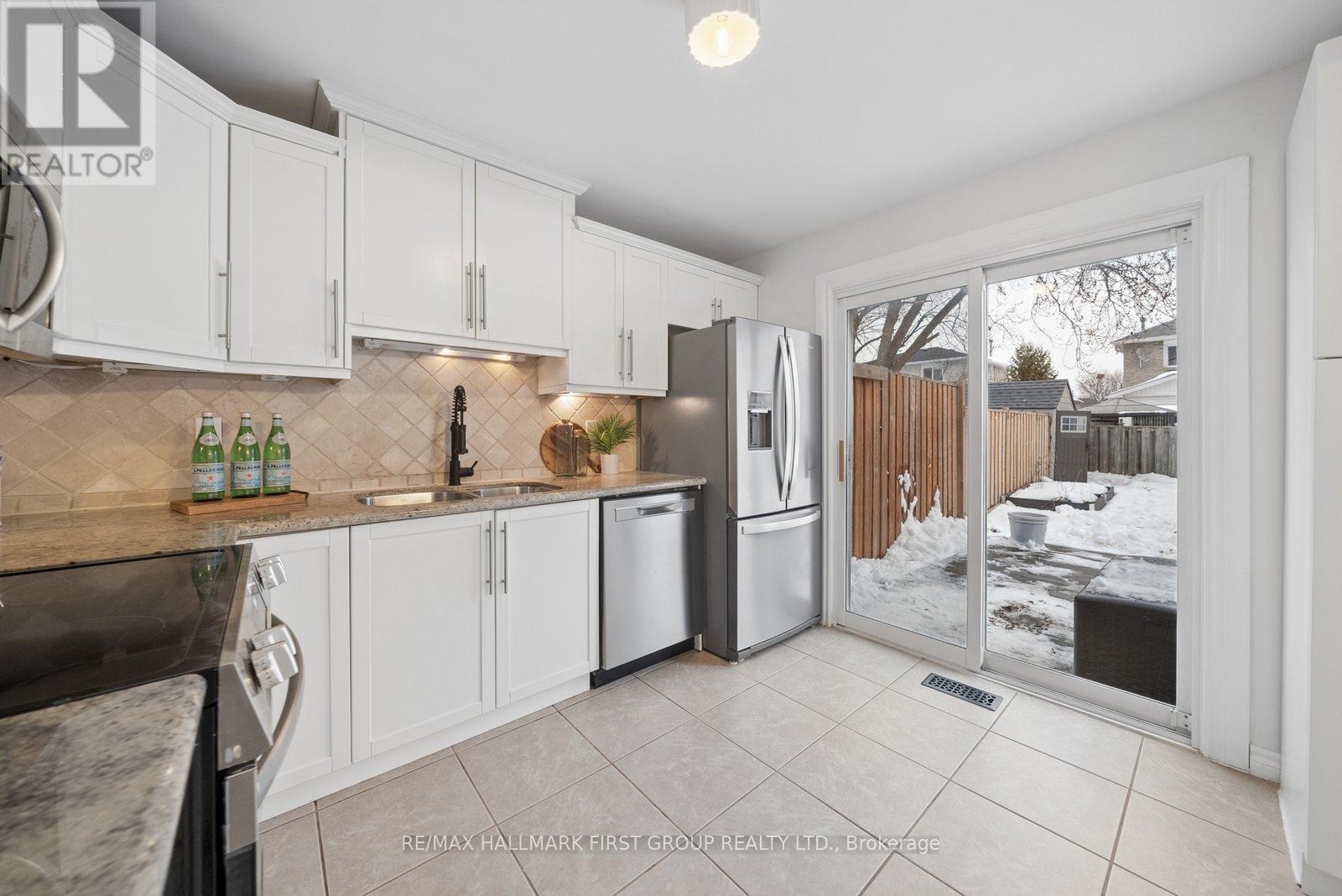 621 Beckworth Square, Pickering, Ontario  L1V 3X3 - Photo 11 - E12792310