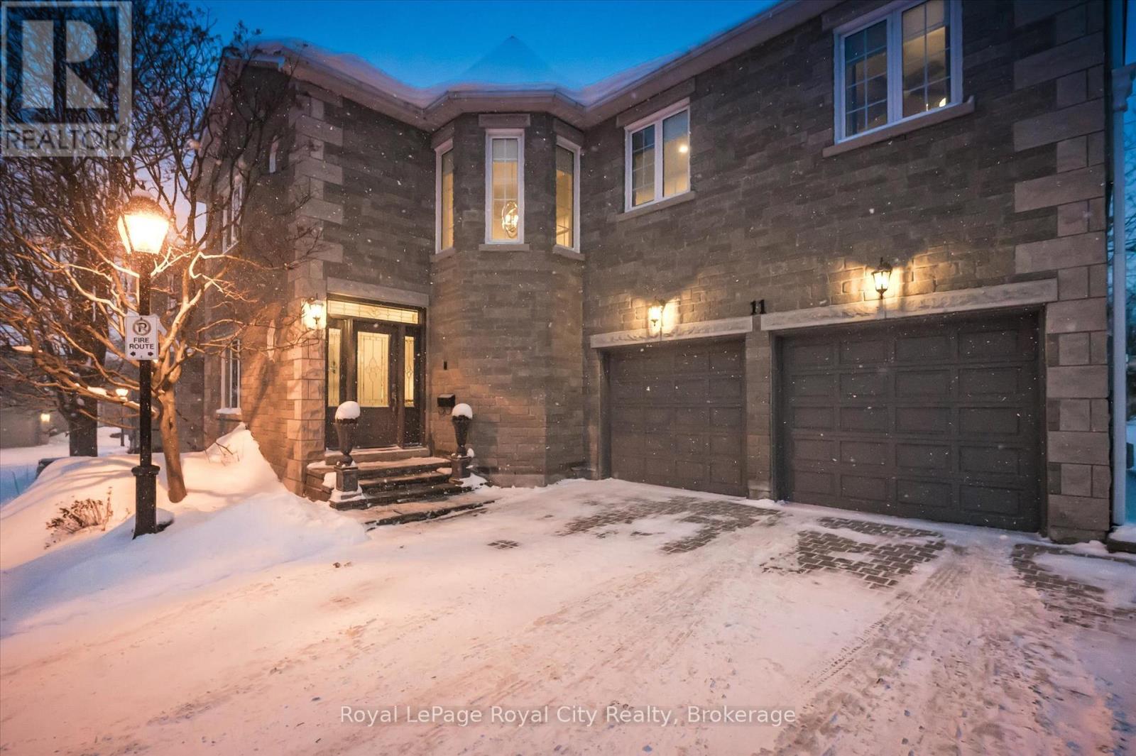 11 - 25 Manor Park Crescent, Guelph, Ontario  N1G 1A2 - Photo 3 - X12717590