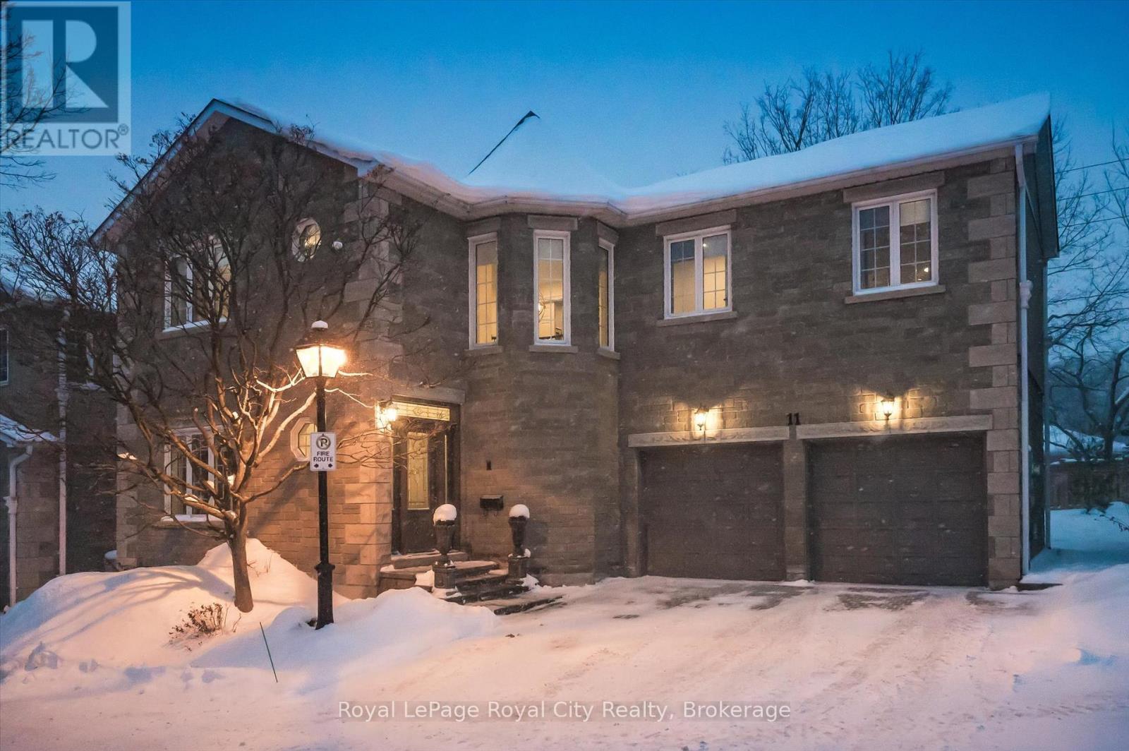 11 - 25 Manor Park Crescent, Guelph, Ontario  N1G 1A2 - Photo 2 - X12717590