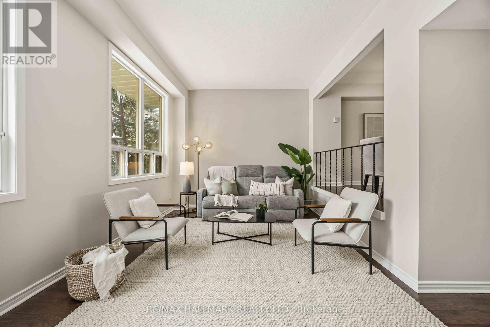 5 POPLAR CRESCENT W, Aurora, Ontario