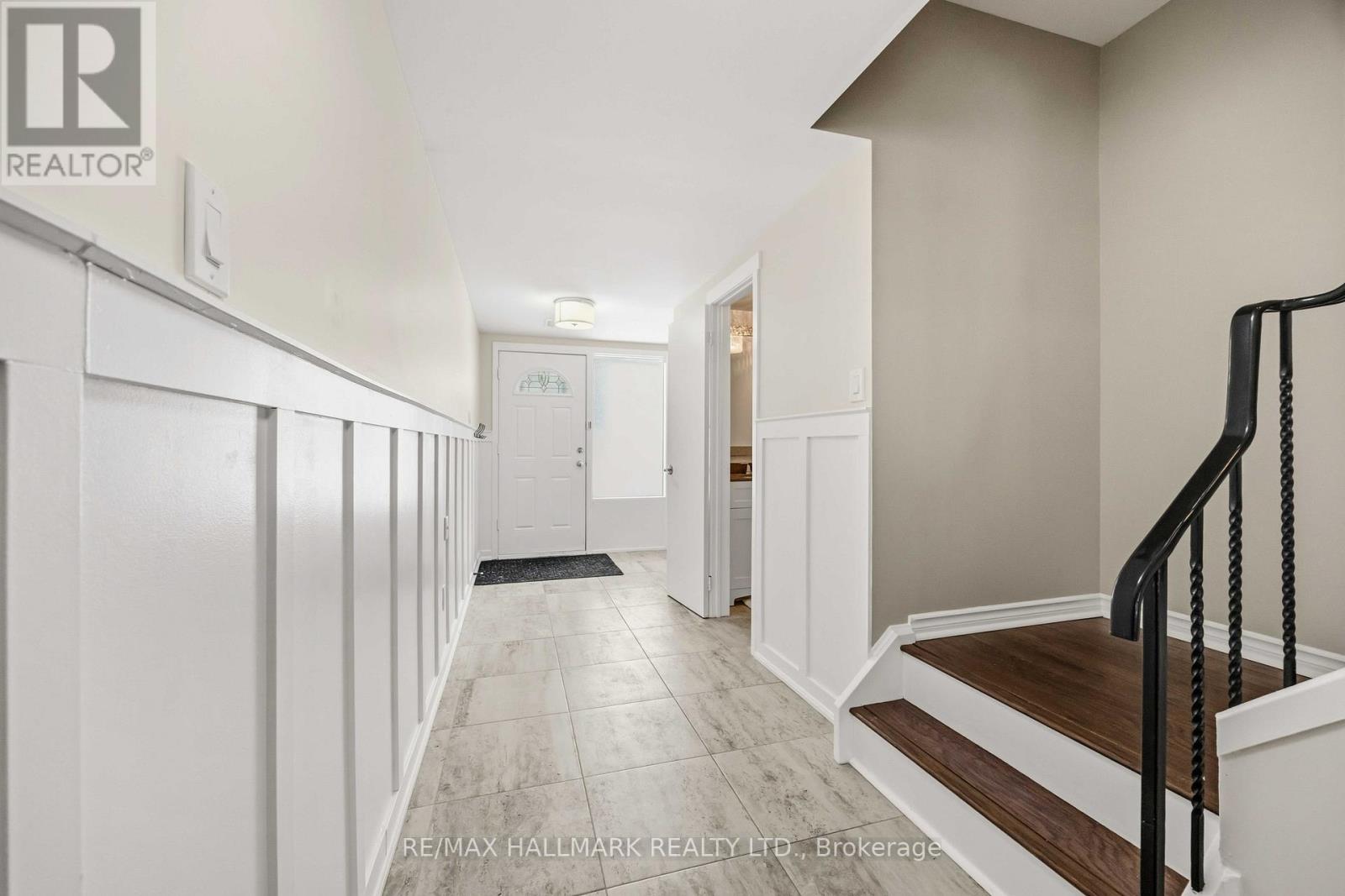 5 Poplar Crescent W, Aurora, Ontario  L4G 3M4 - Photo 4 - N12792408