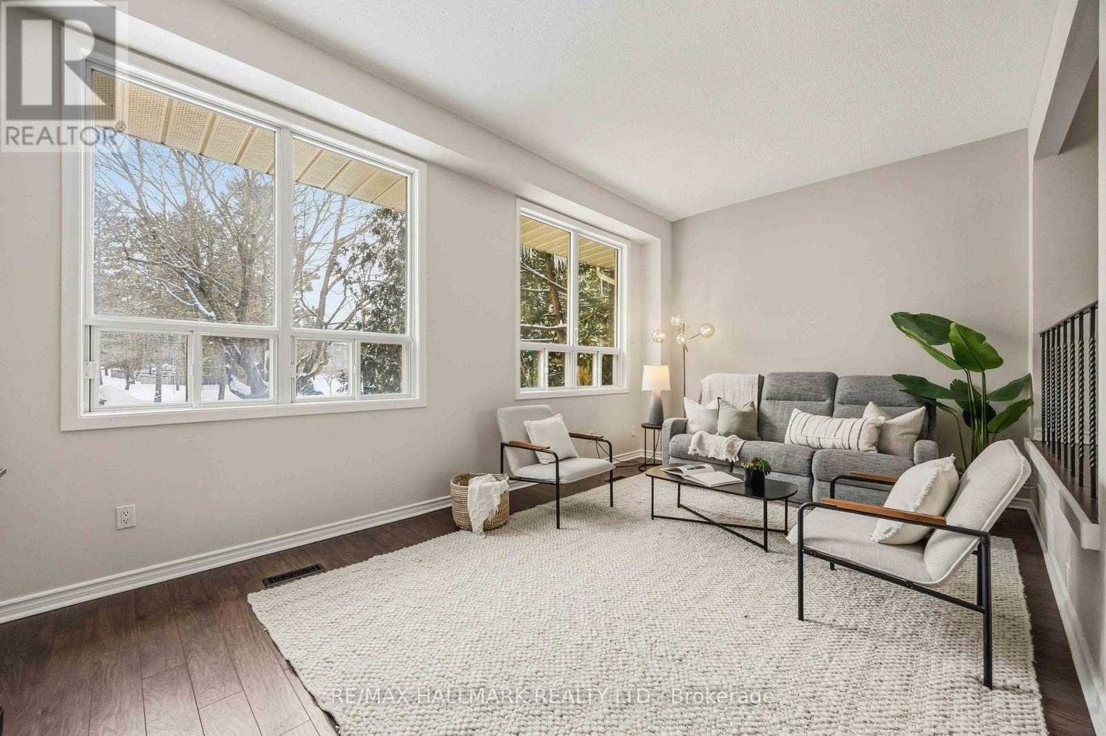 5 Poplar Crescent W, Aurora, Ontario  L4G 3M4 - Photo 9 - N12792408