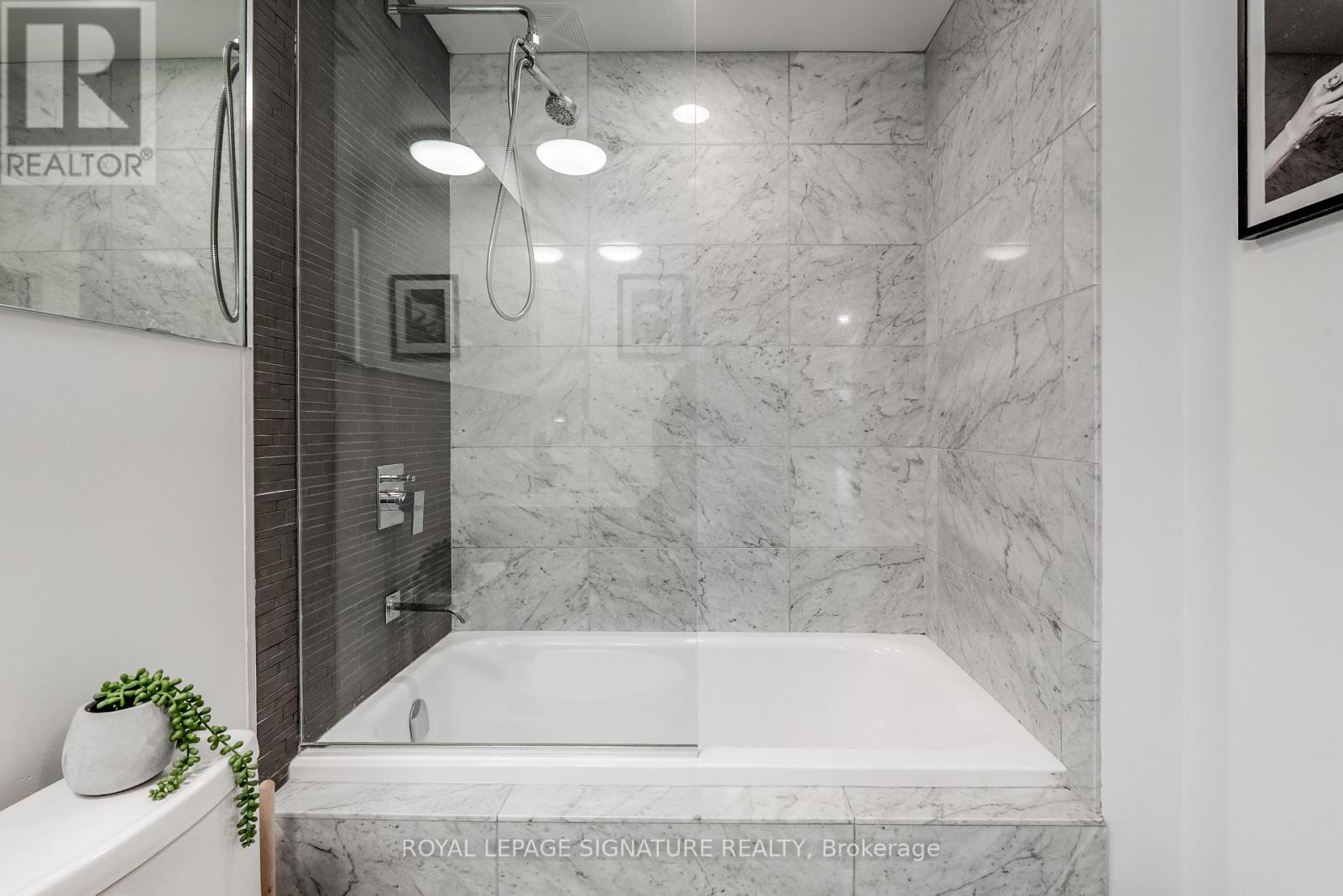 1705 - 32 Davenport Road, Toronto, Ontario  M5R 0B5 - Photo 15 - C12781268