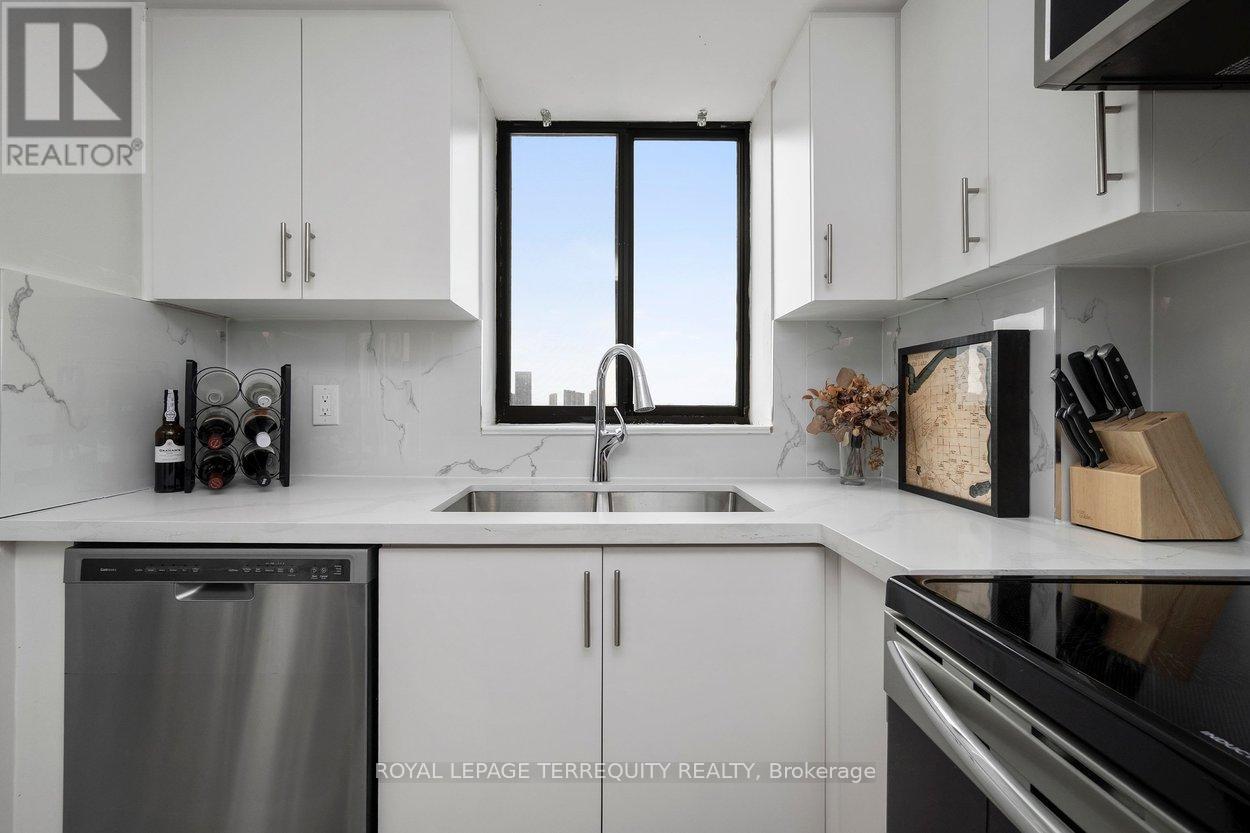 1607 - 4235 Sherwoodtowne Boulevard, Mississauga, Ontario  L4Z 1W3 - Photo 21 - W12792298