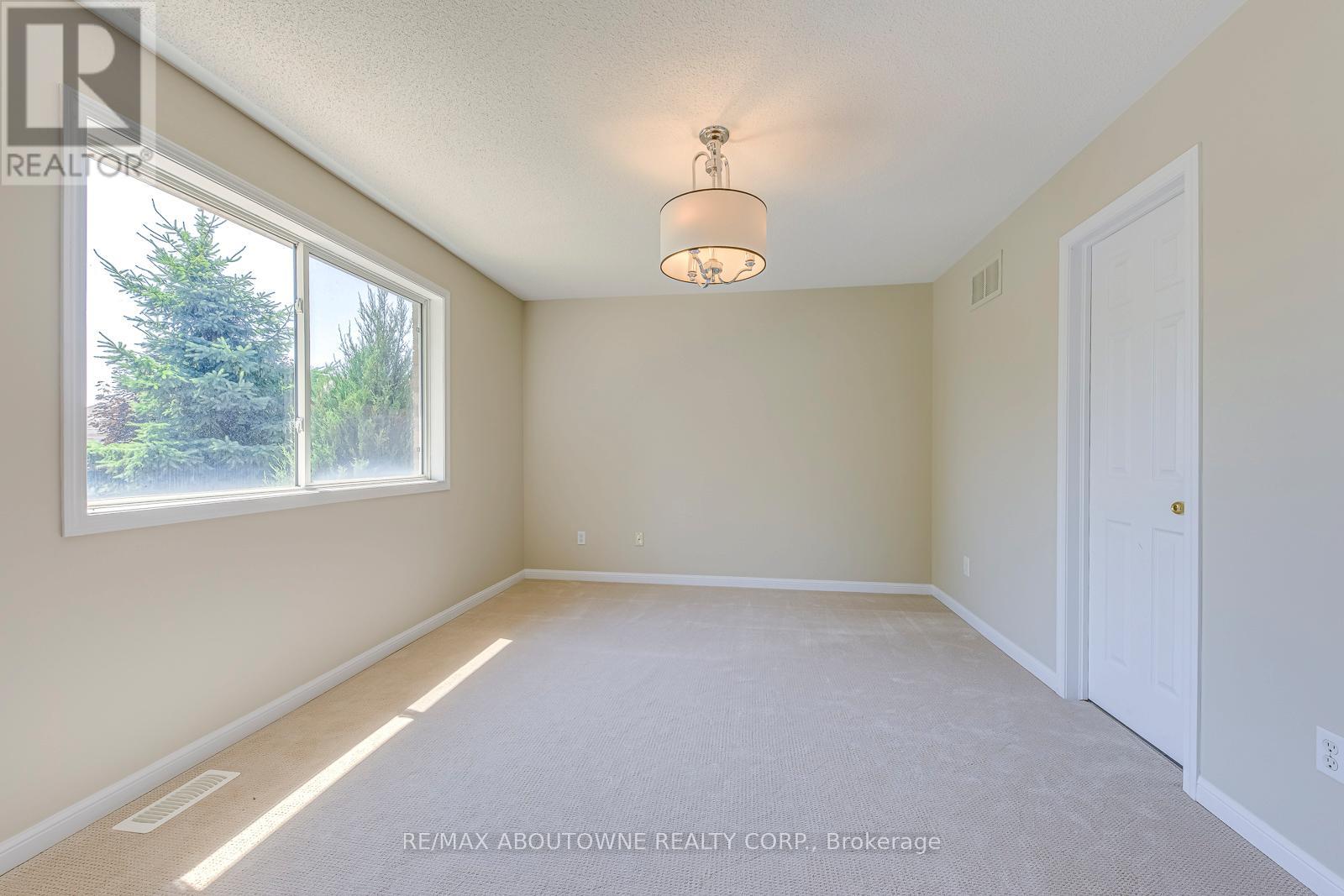 3037 Abernathy Way, Oakville, Ontario  L6M 5C1 - Photo 23 - W12792322