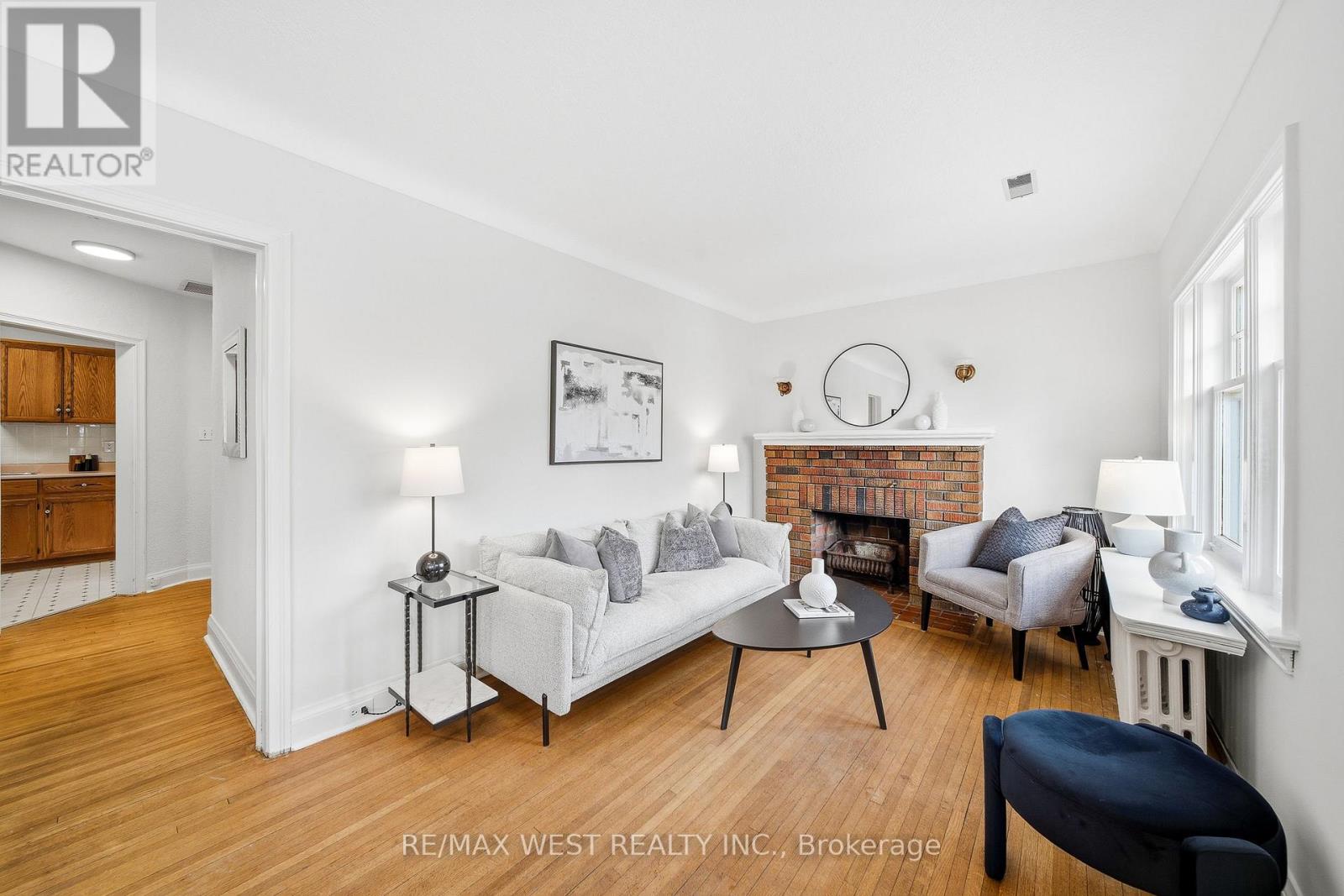 66 South Kingsway, Toronto, Ontario  M6S 3T3 - Photo 3 - W12792354