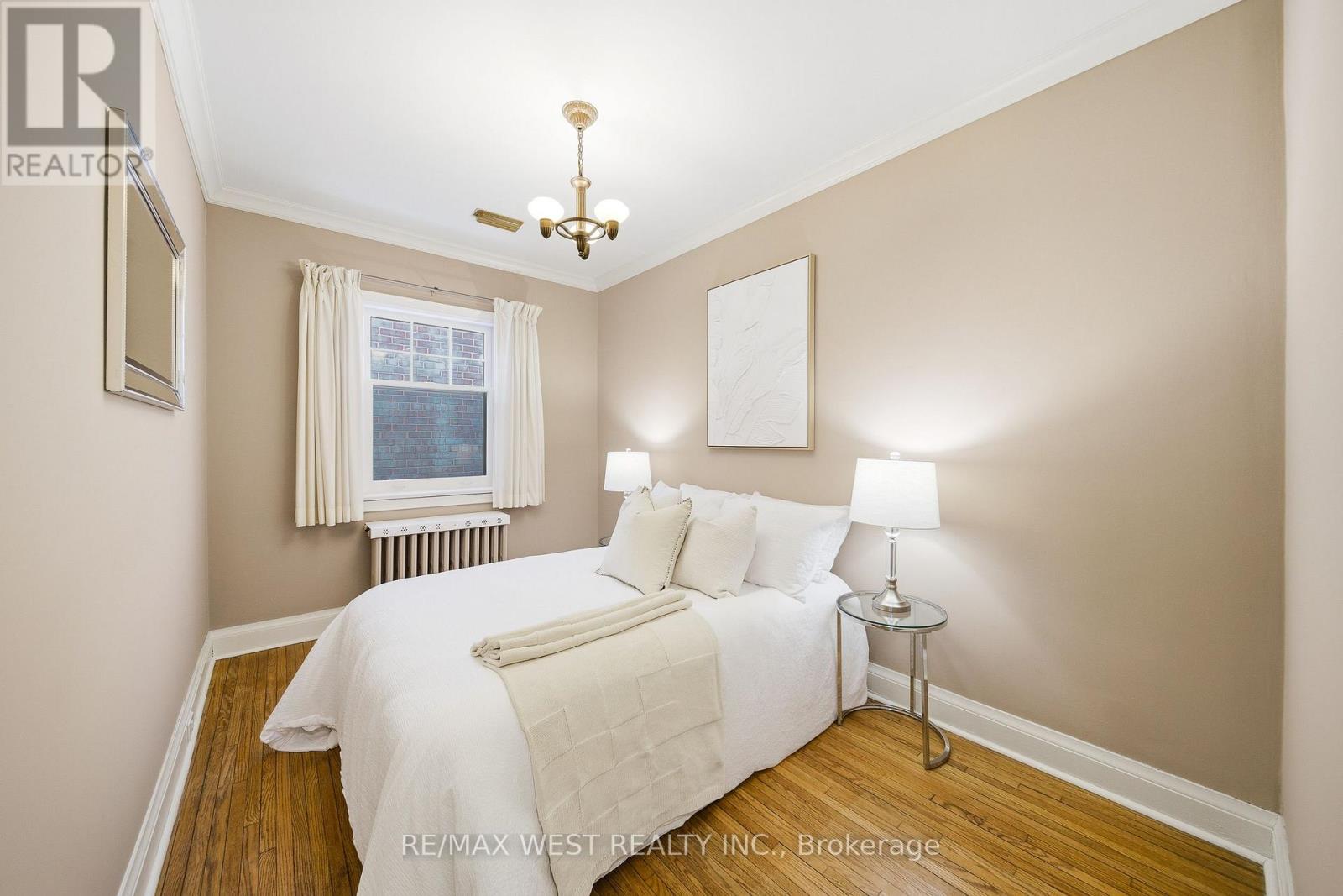 66 South Kingsway, Toronto, Ontario  M6S 3T3 - Photo 8 - W12792354