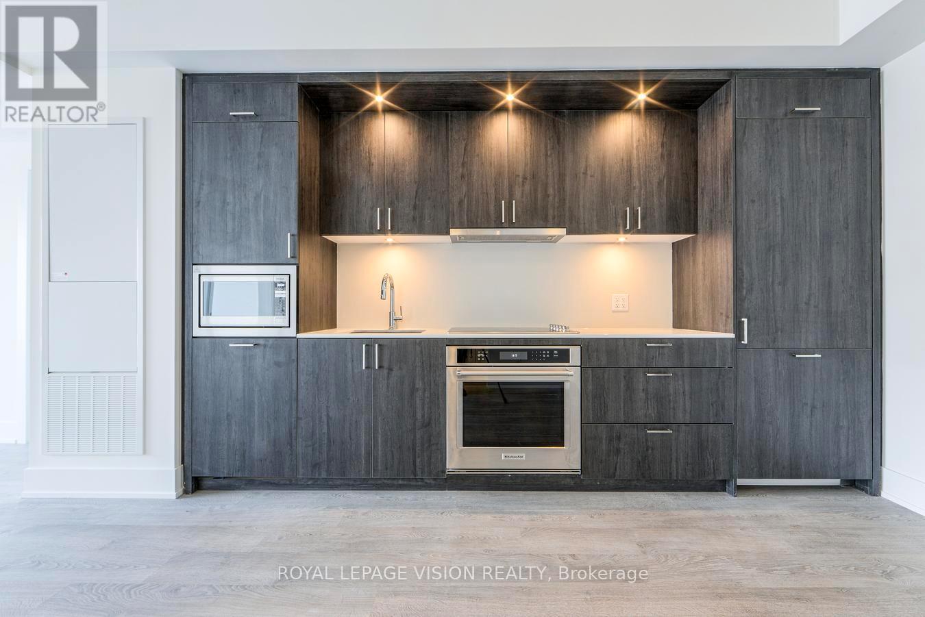 320 - 259 The Kingsway, Toronto, Ontario  M9A 0G2 - Photo 2 - W12792366