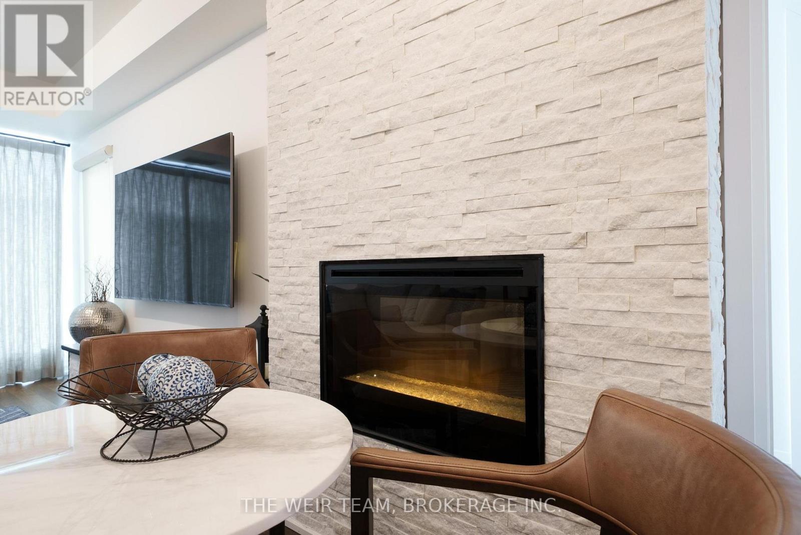 2 Old Mill Drive, Toronto, Ontario  M6S 0A2 - Photo 12 - W12792368