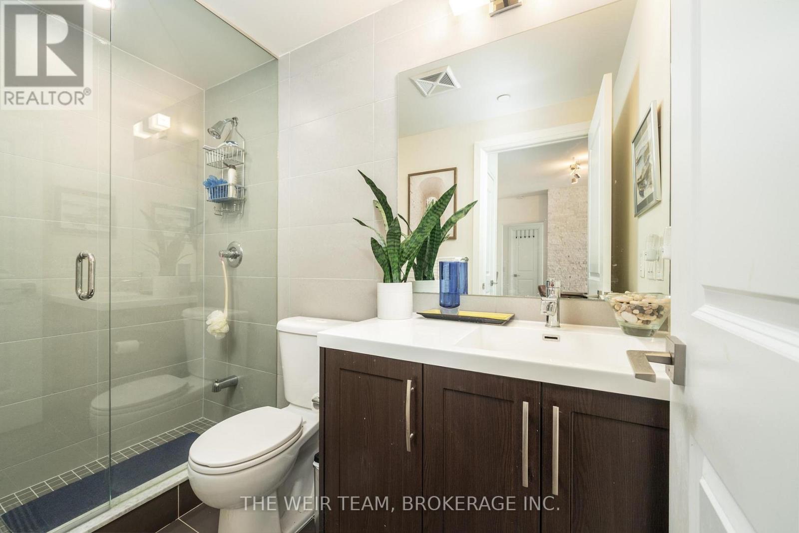 2 Old Mill Drive, Toronto, Ontario  M6S 0A2 - Photo 16 - W12792368