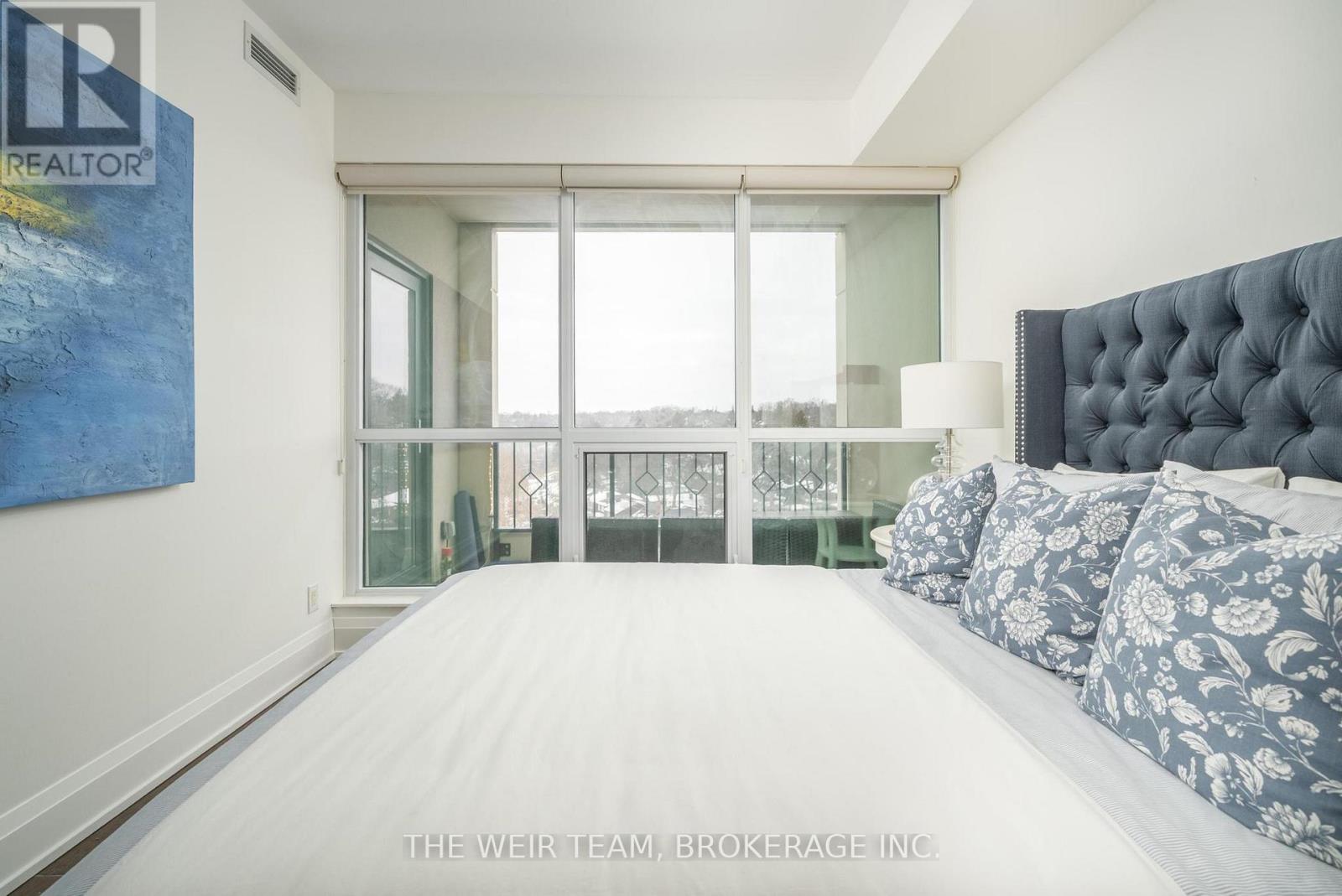 2 Old Mill Drive, Toronto, Ontario  M6S 0A2 - Photo 20 - W12792368