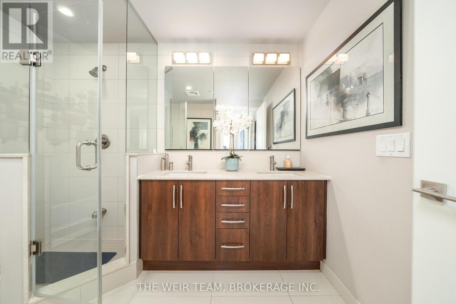 2 Old Mill Drive, Toronto, Ontario  M6S 0A2 - Photo 22 - W12792368