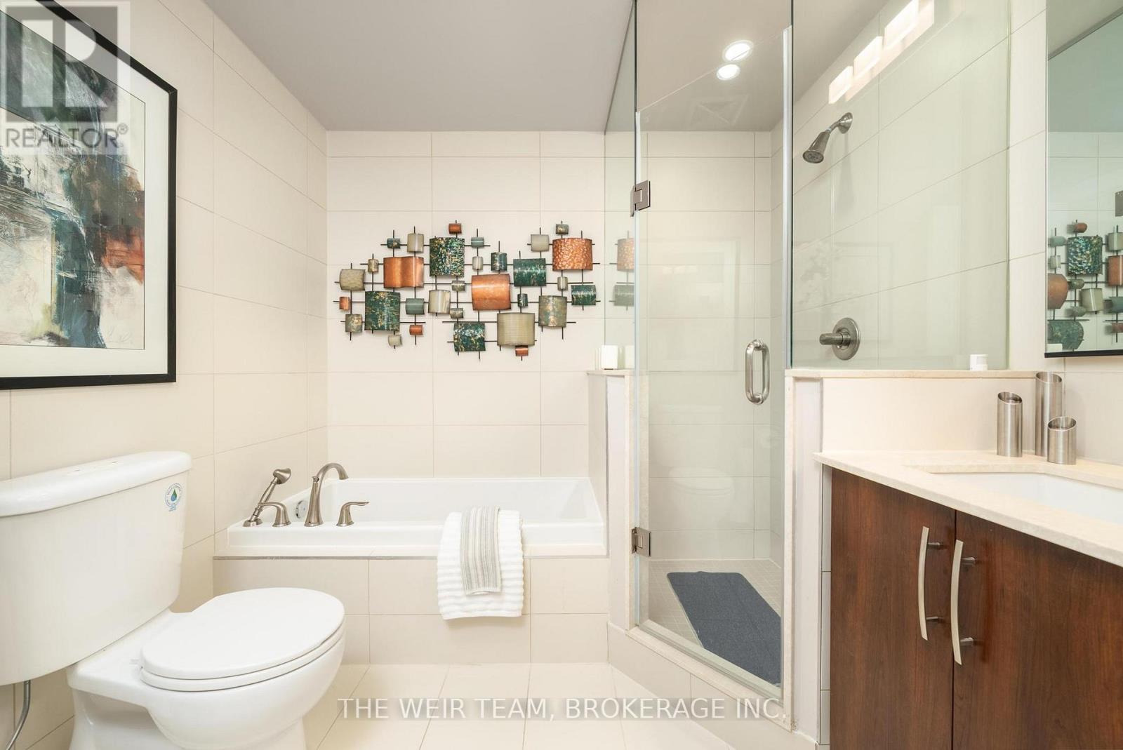 2 Old Mill Drive, Toronto, Ontario  M6S 0A2 - Photo 23 - W12792368