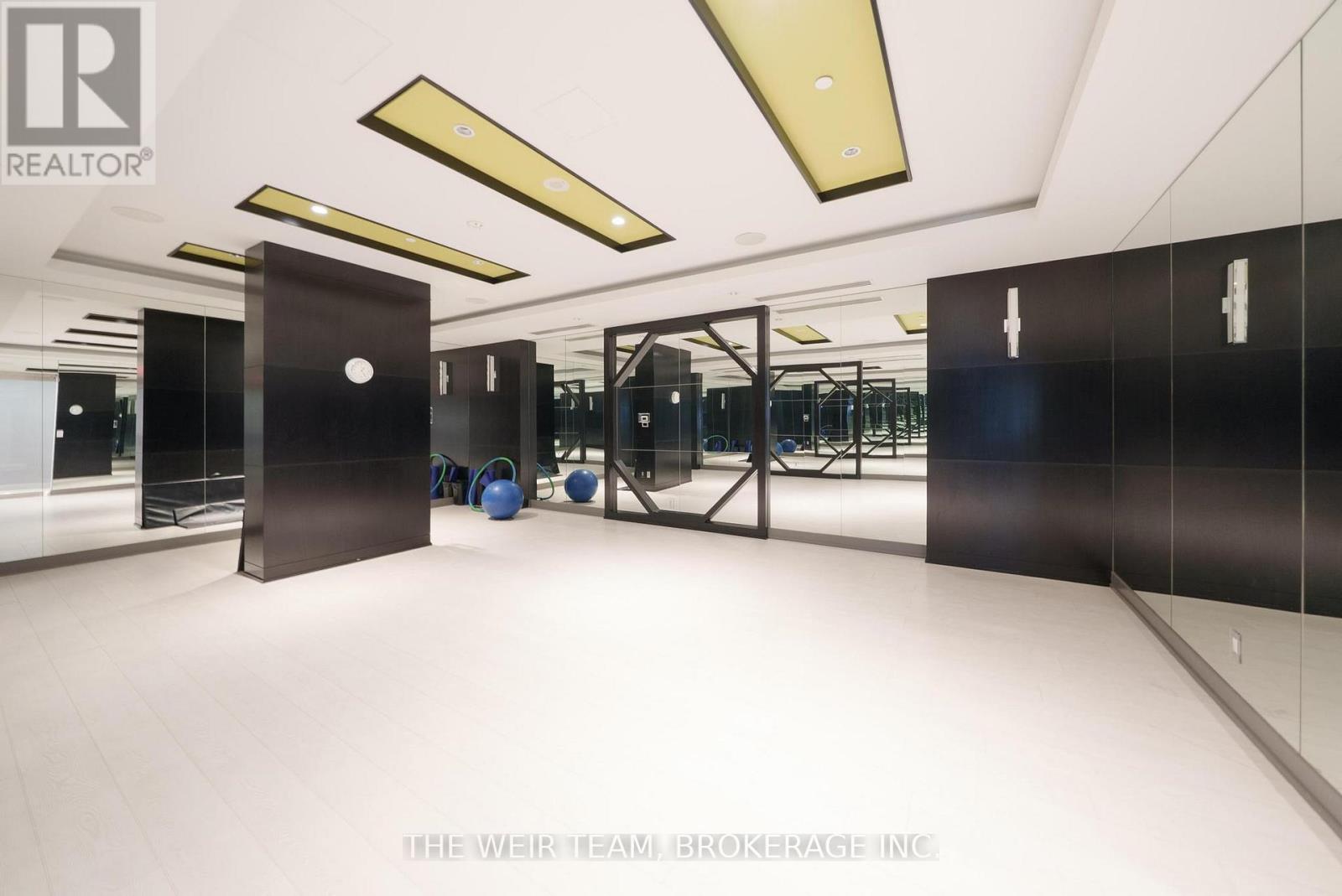 2 Old Mill Drive, Toronto, Ontario  M6S 0A2 - Photo 27 - W12792368