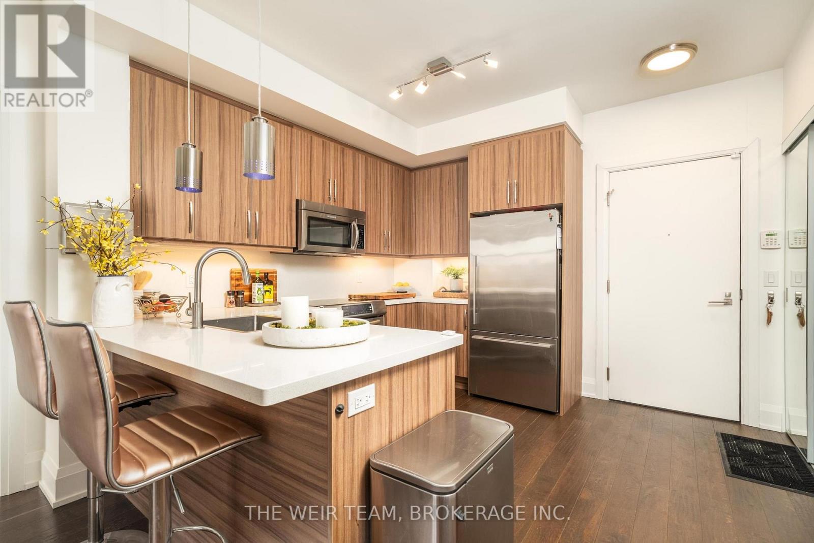 2 Old Mill Drive, Toronto, Ontario  M6S 0A2 - Photo 3 - W12792368