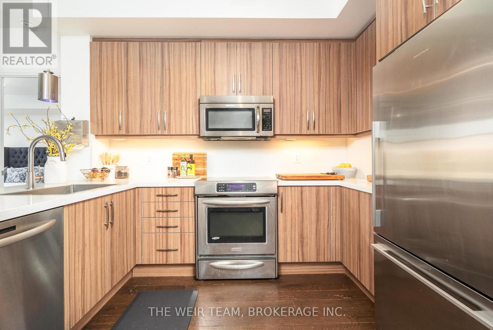 2 Old Mill Drive, Toronto, Ontario  M6S 0A2 - Photo 5 - W12792368