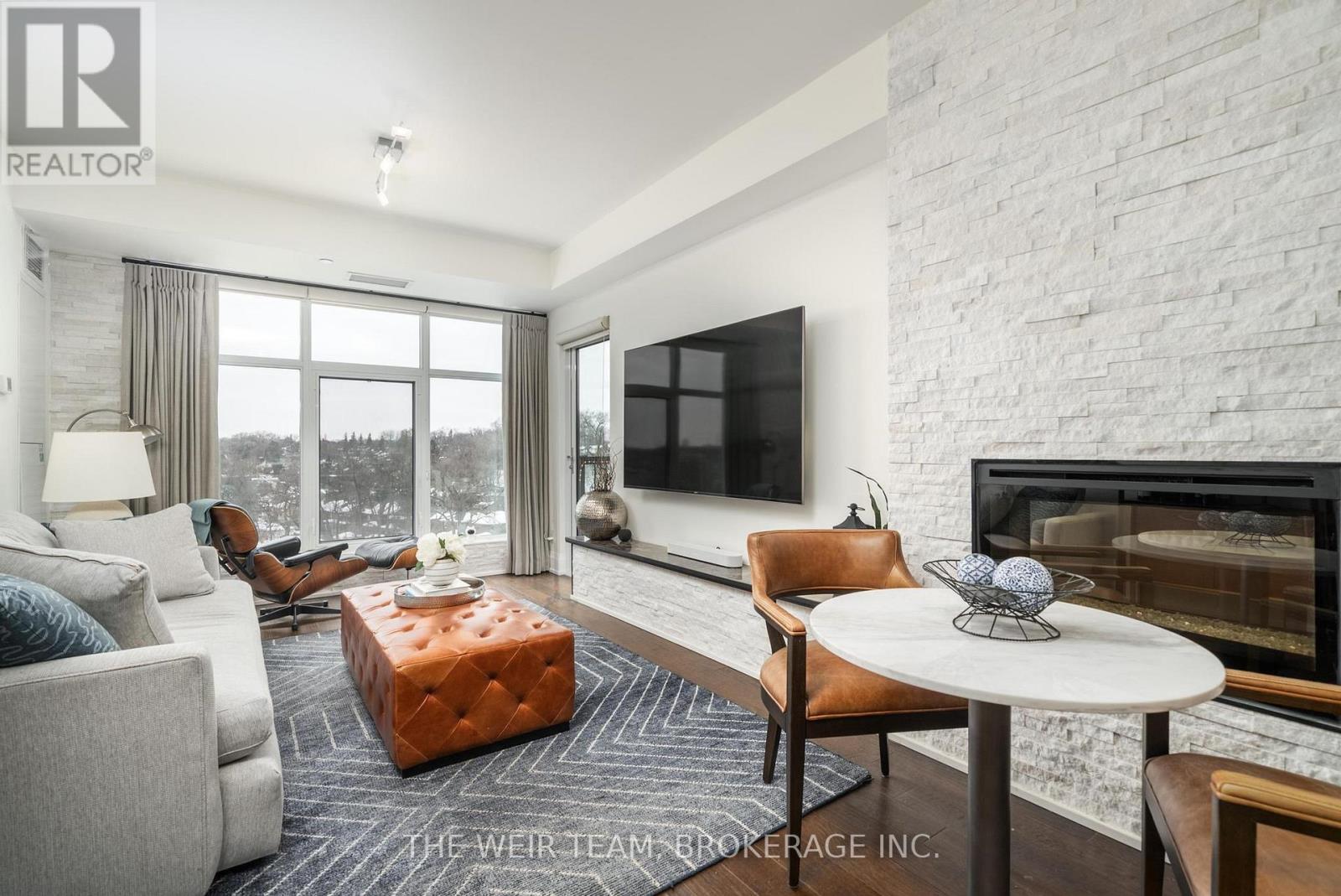 2 Old Mill Drive, Toronto, Ontario  M6S 0A2 - Photo 9 - W12792368