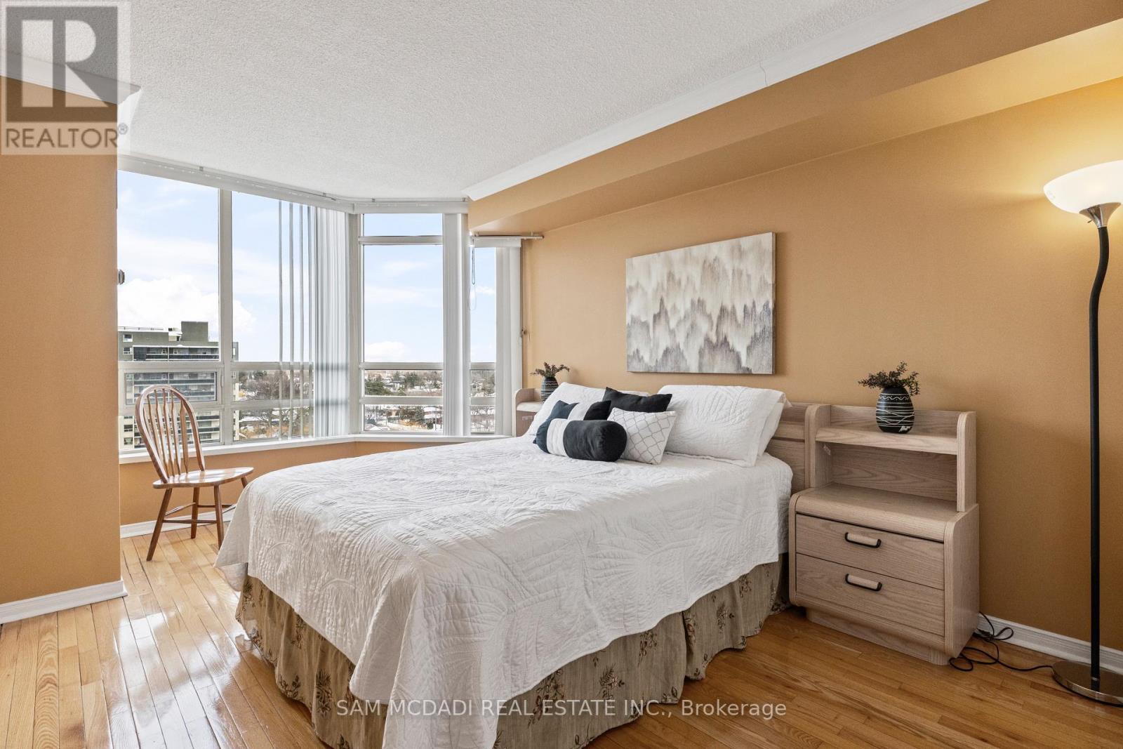 1105 - 75 King Street E, Mississauga, Ontario  L5A 4G5 - Photo 11 - W12792384