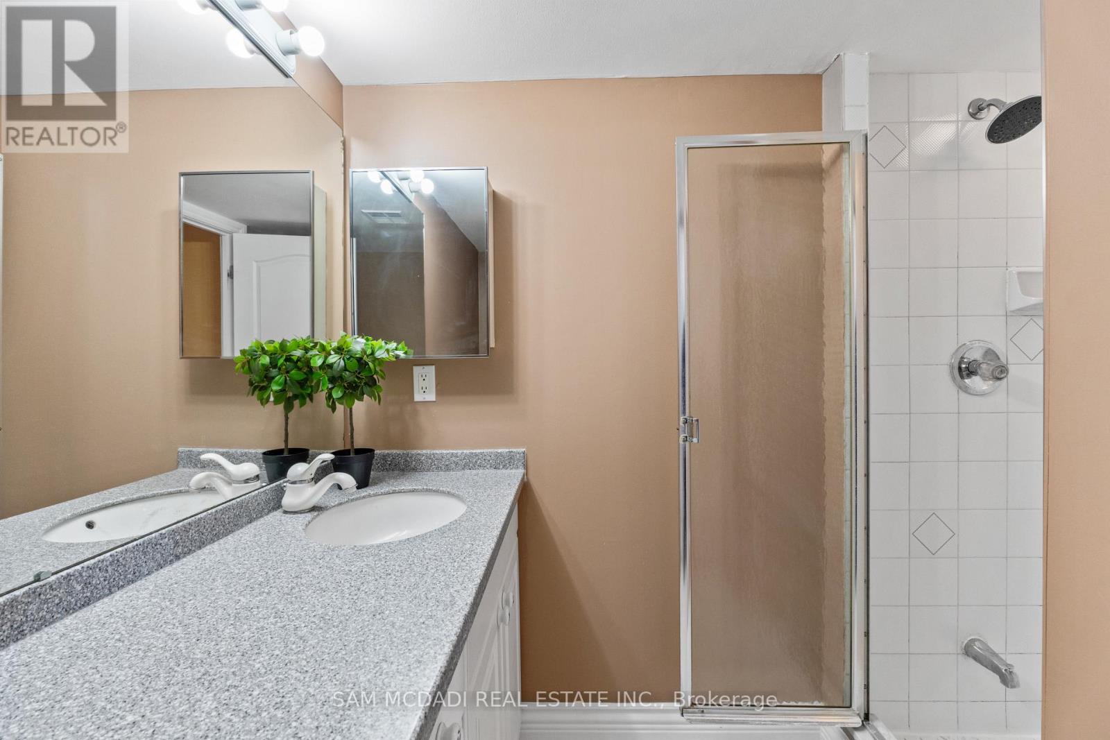 1105 - 75 King Street E, Mississauga, Ontario  L5A 4G5 - Photo 14 - W12792384