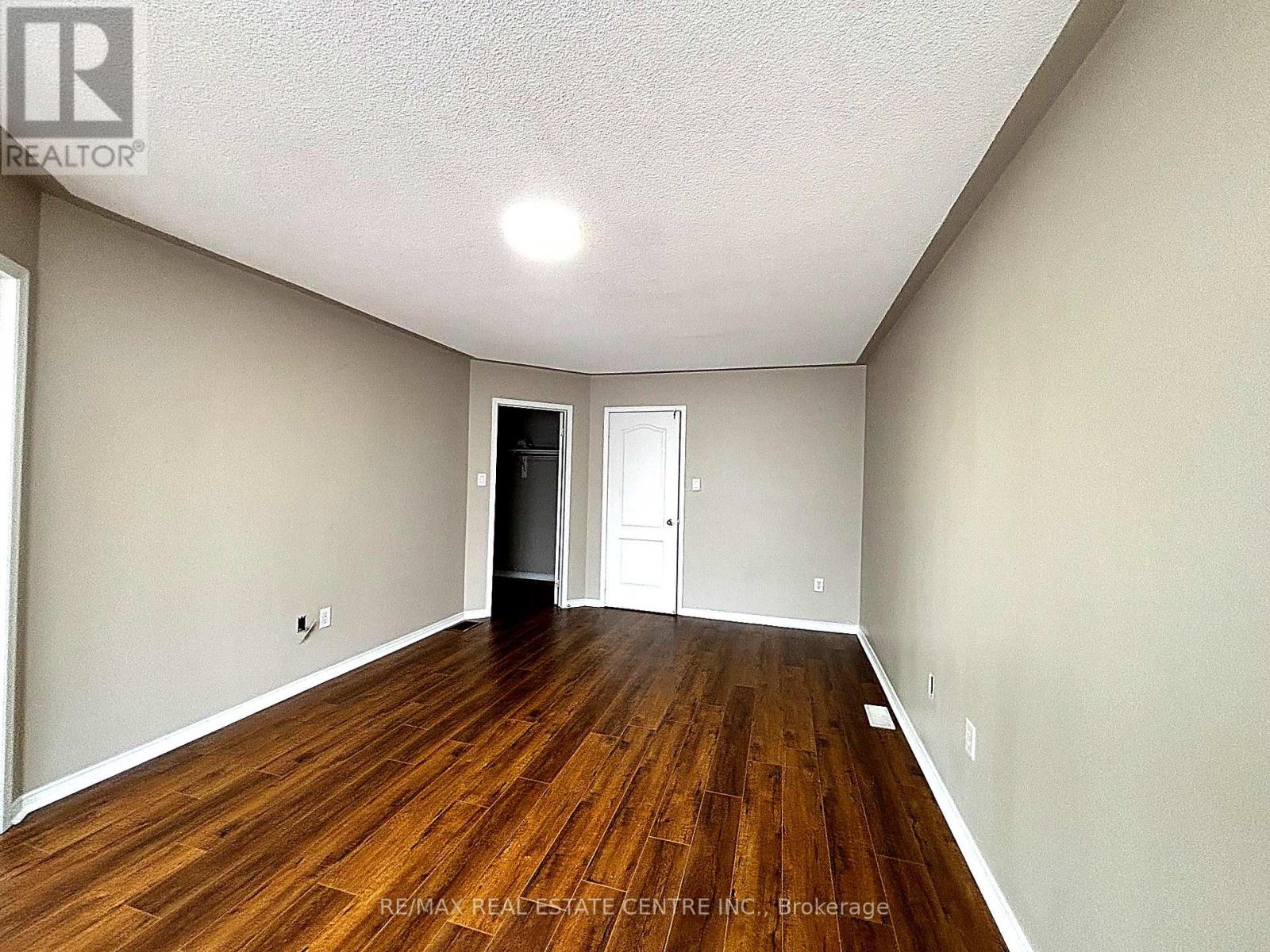 2250 Stone Glen Crescent, Oakville, Ontario  L6M 0C8 - Photo 11 - W12792420