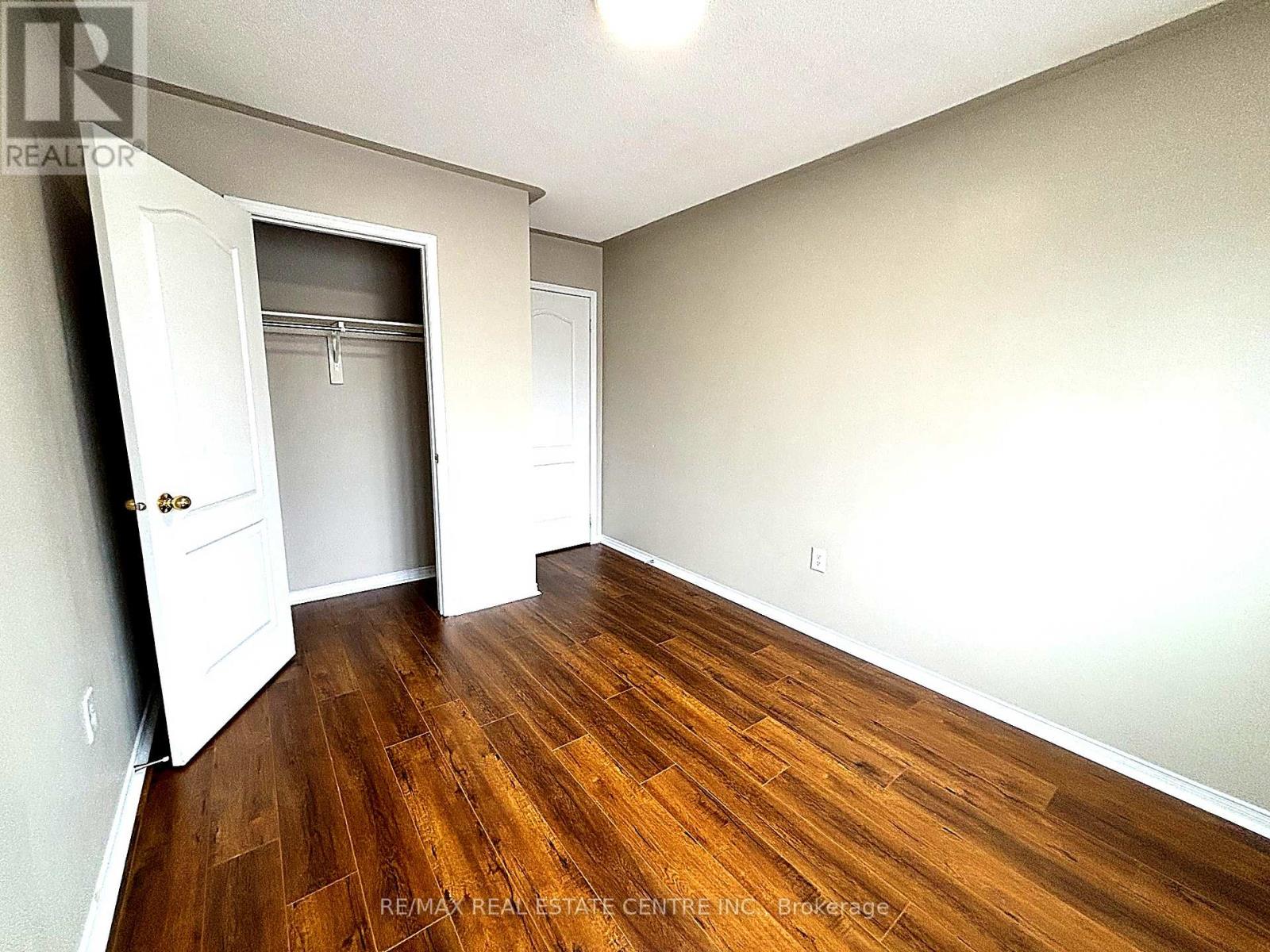 2250 Stone Glen Crescent, Oakville, Ontario  L6M 0C8 - Photo 15 - W12792420