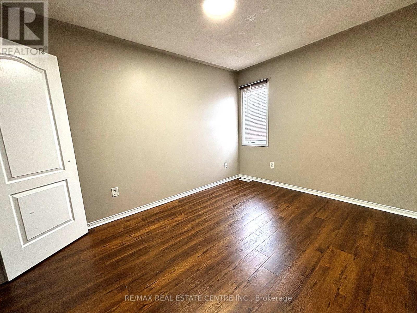 2250 Stone Glen Crescent, Oakville, Ontario  L6M 0C8 - Photo 16 - W12792420