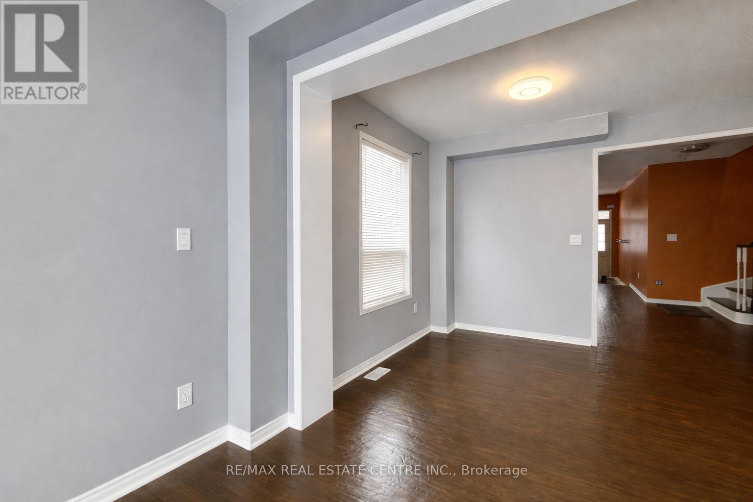 2250 Stone Glen Crescent, Oakville, Ontario  L6M 0C8 - Photo 3 - W12792420