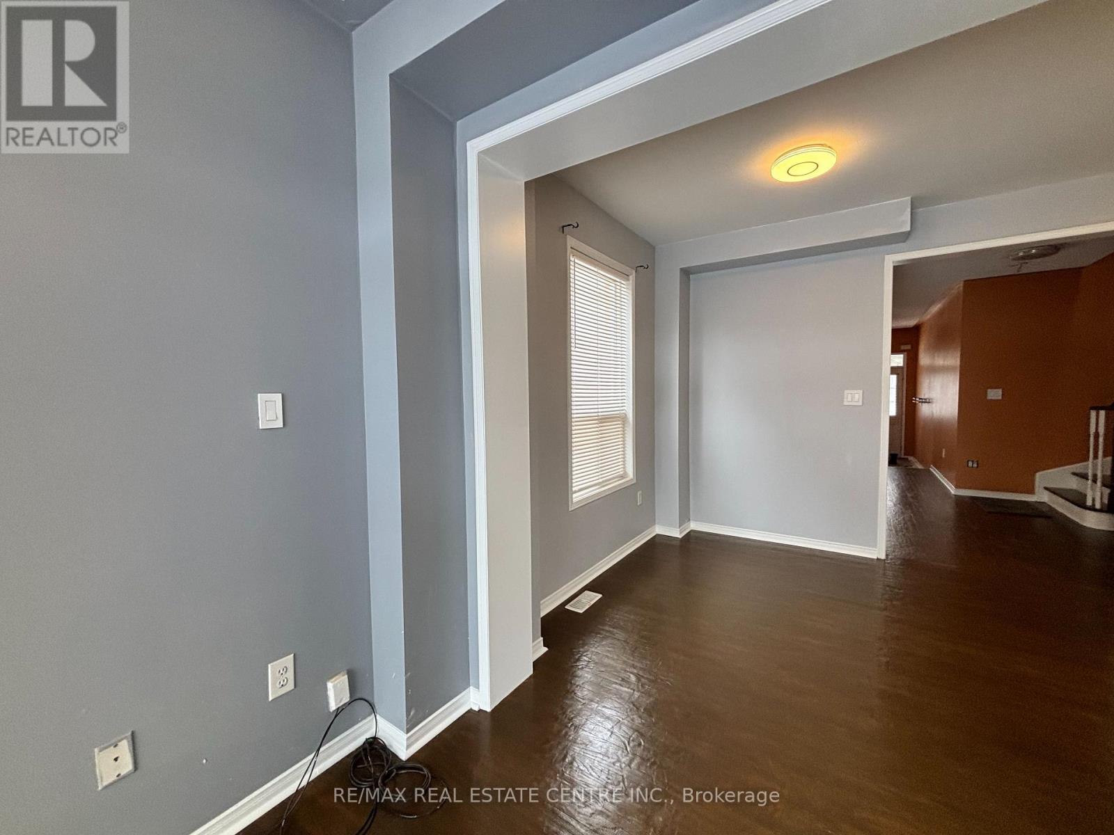 2250 Stone Glen Crescent, Oakville, Ontario  L6M 0C8 - Photo 8 - W12792420