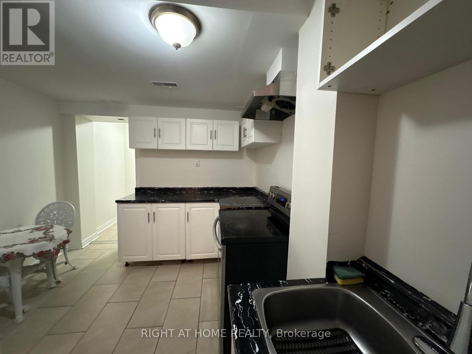 Bsmt - 5465 Churchill Meadows Boulevard, Mississauga, Ontario  L5M 6N6 - Photo 15 - W12792422