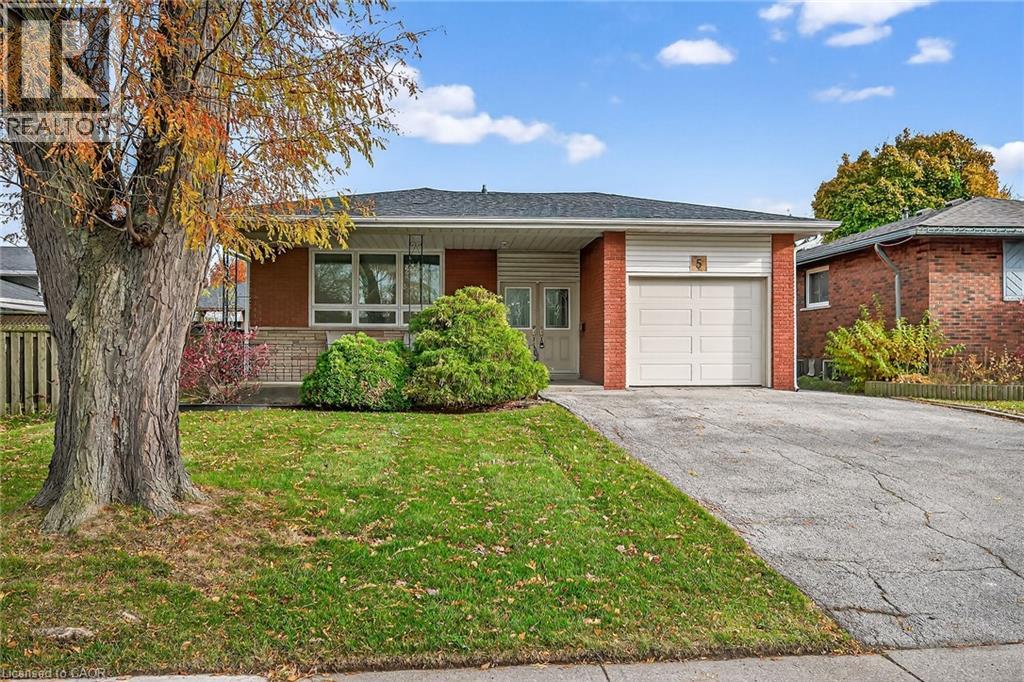 5 Mountbatten Drive, Hamilton, Ontario  L9C 3V2 - Photo 2 - 40805501