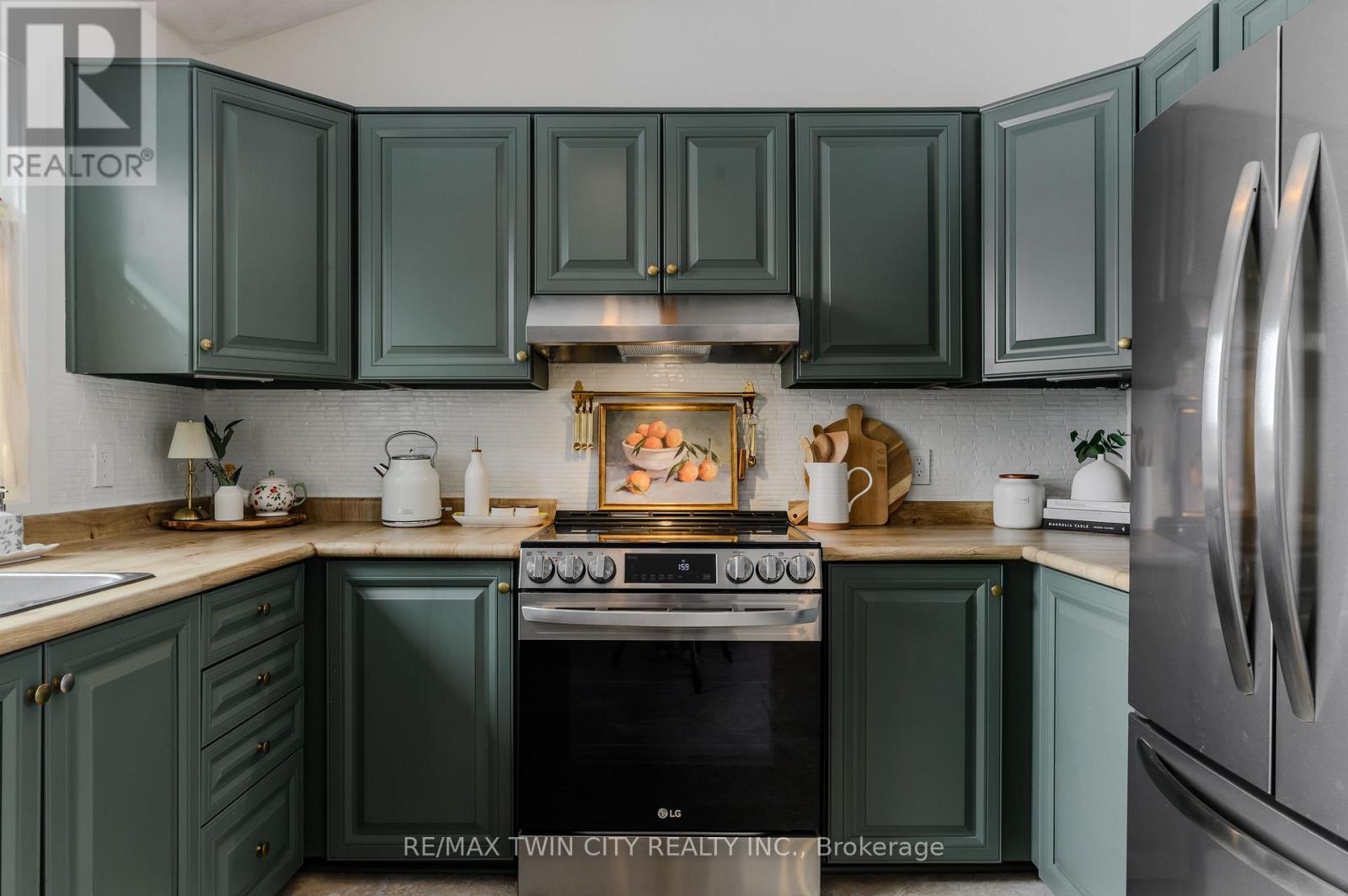 60 Curtis Avenue S, Brant, Ontario  N3L 3J7 - Photo 3 - X12792372