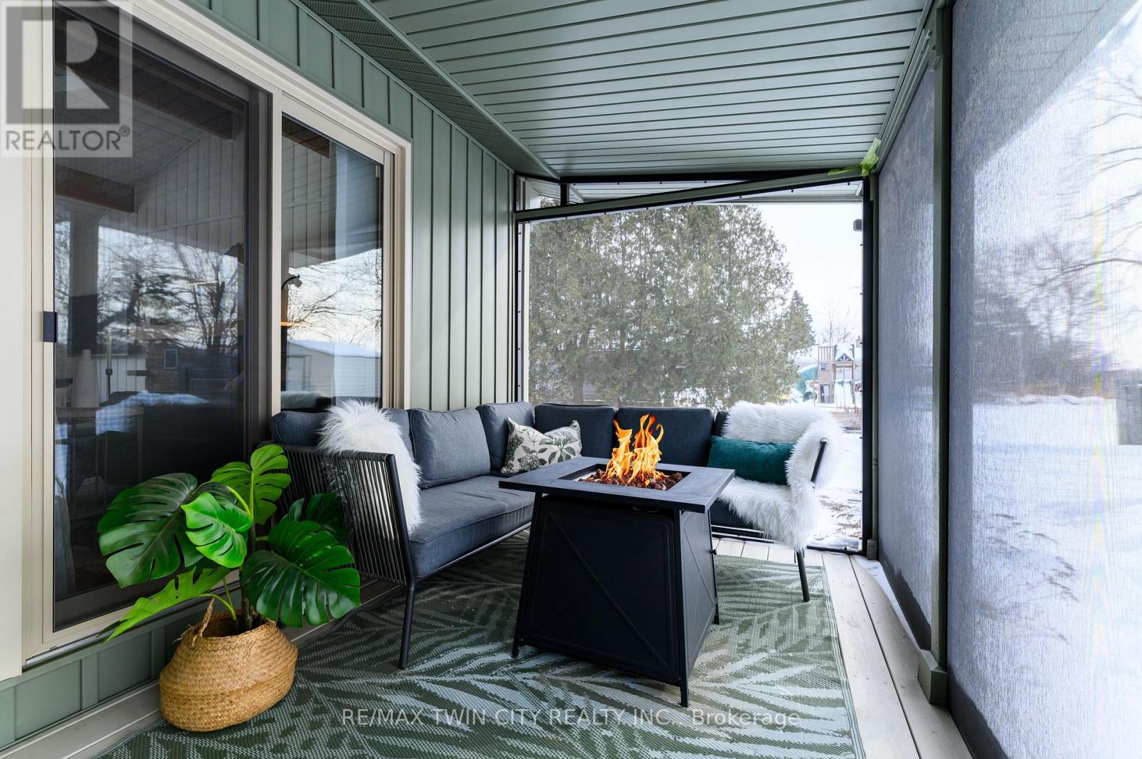 60 Curtis Avenue S, Brant, Ontario  N3L 3J7 - Photo 4 - X12792372