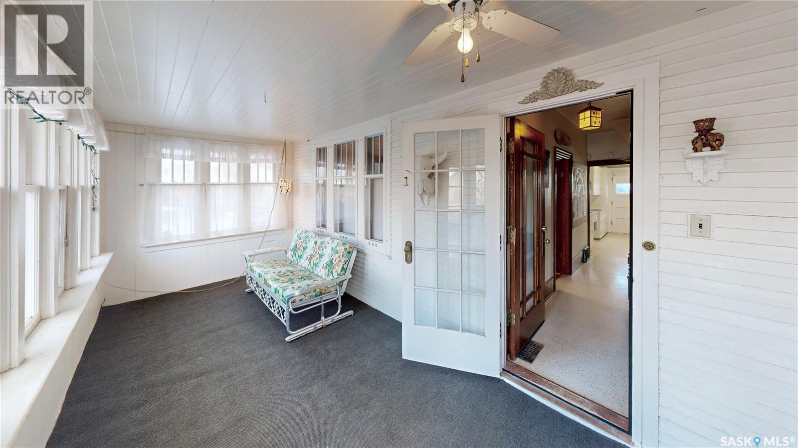 1517 Victoria Avenue, Regina, Saskatchewan  S4P 0P6 - Photo 3 - SK028671