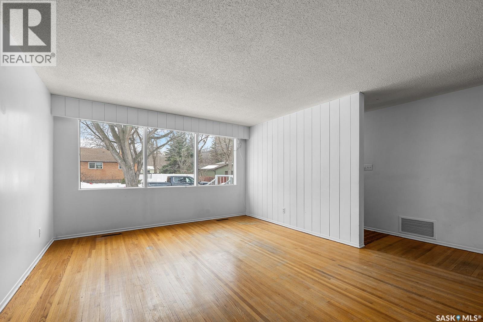 92 Flamingo Crescent, Regina, Saskatchewan  S4S 0N1 - Photo 6 - SK028638