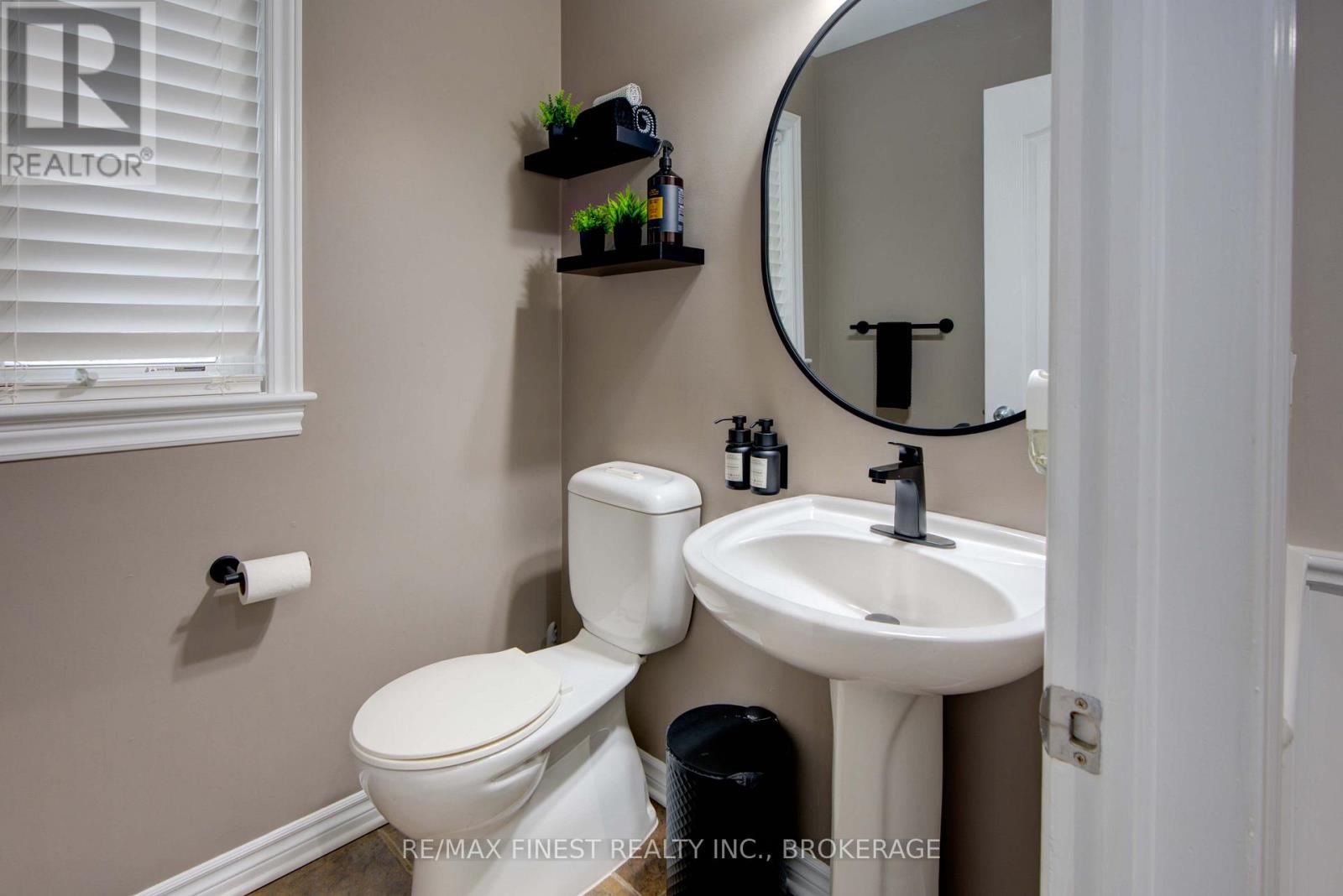 496 Cheryl Place, Kingston (Kingston East (Incl Barret Crt)), Ontario  K7K 0B2 - Photo 4 - X12792324