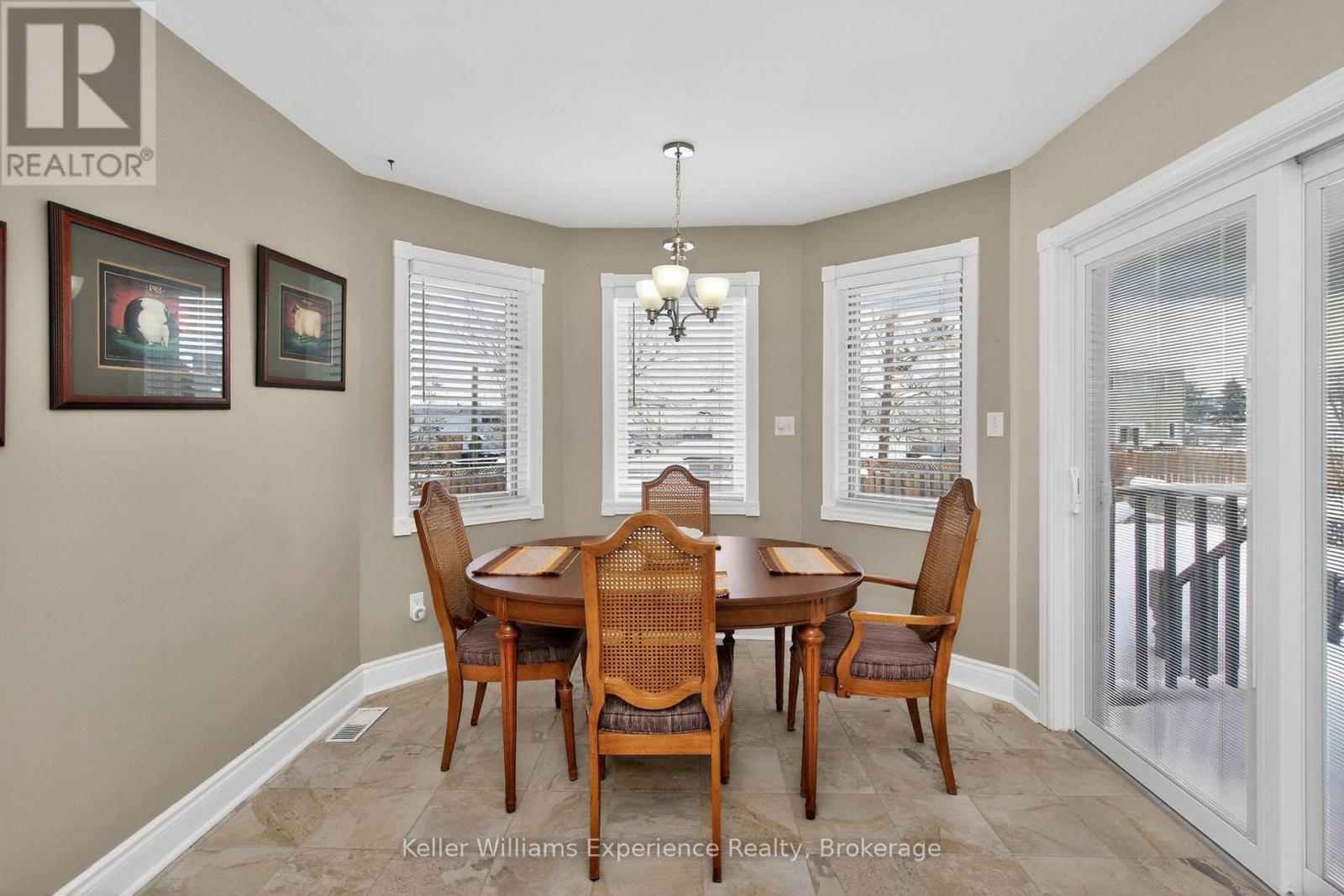 11 Copeland Street, Penetanguishene, Ontario  L9M 1K3 - Photo 8 - S12792672