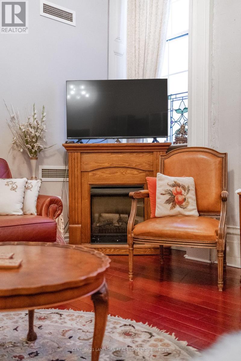 393 Front Street, Belleville (Belleville Ward), Ontario  K8N 2Z9 - Photo 10 - X12792458