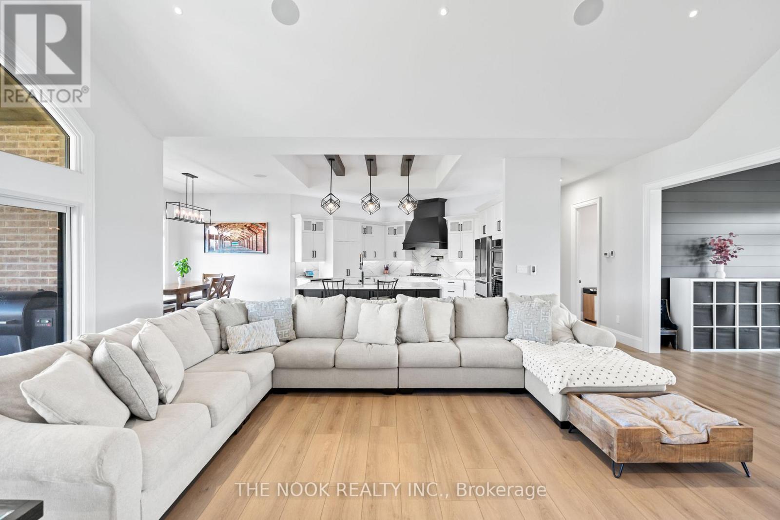 46 Westlake Court, Kawartha Lakes (Fenelon), Ontario  K0M 1G0 - Photo 10 - X12792520