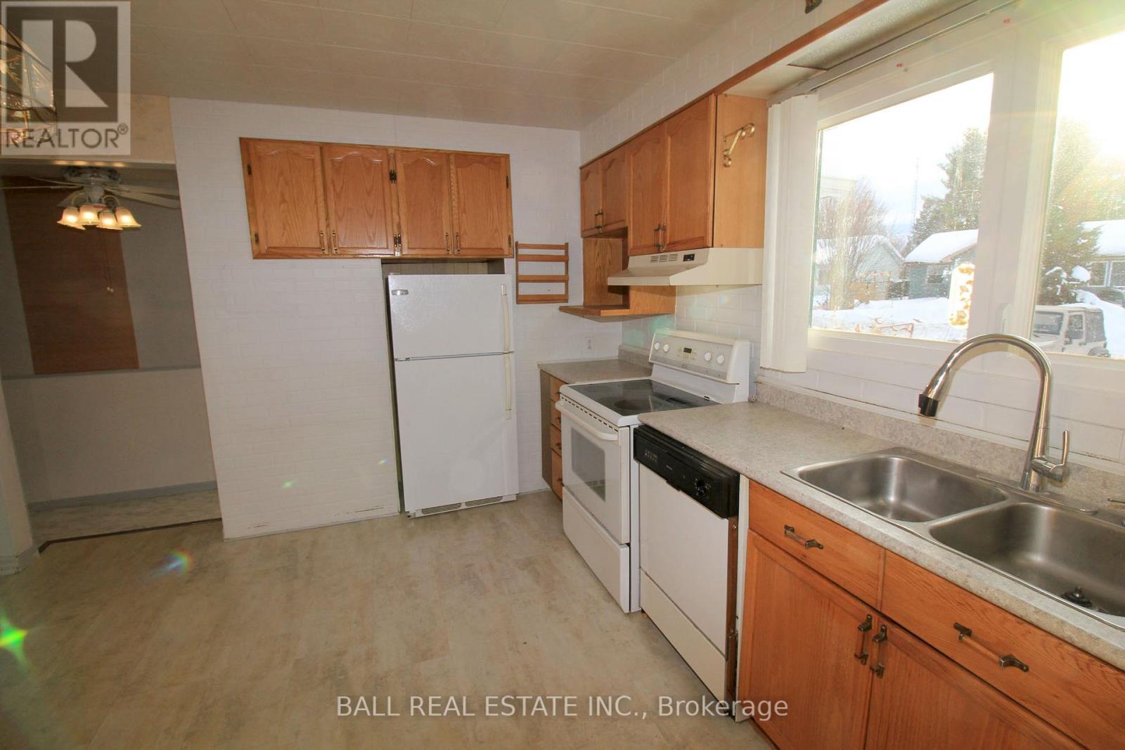 9 Great Oak Street, Highlands East (Bicroft Ward), Ontario  K0L 1M0 - Photo 6 - X12792710