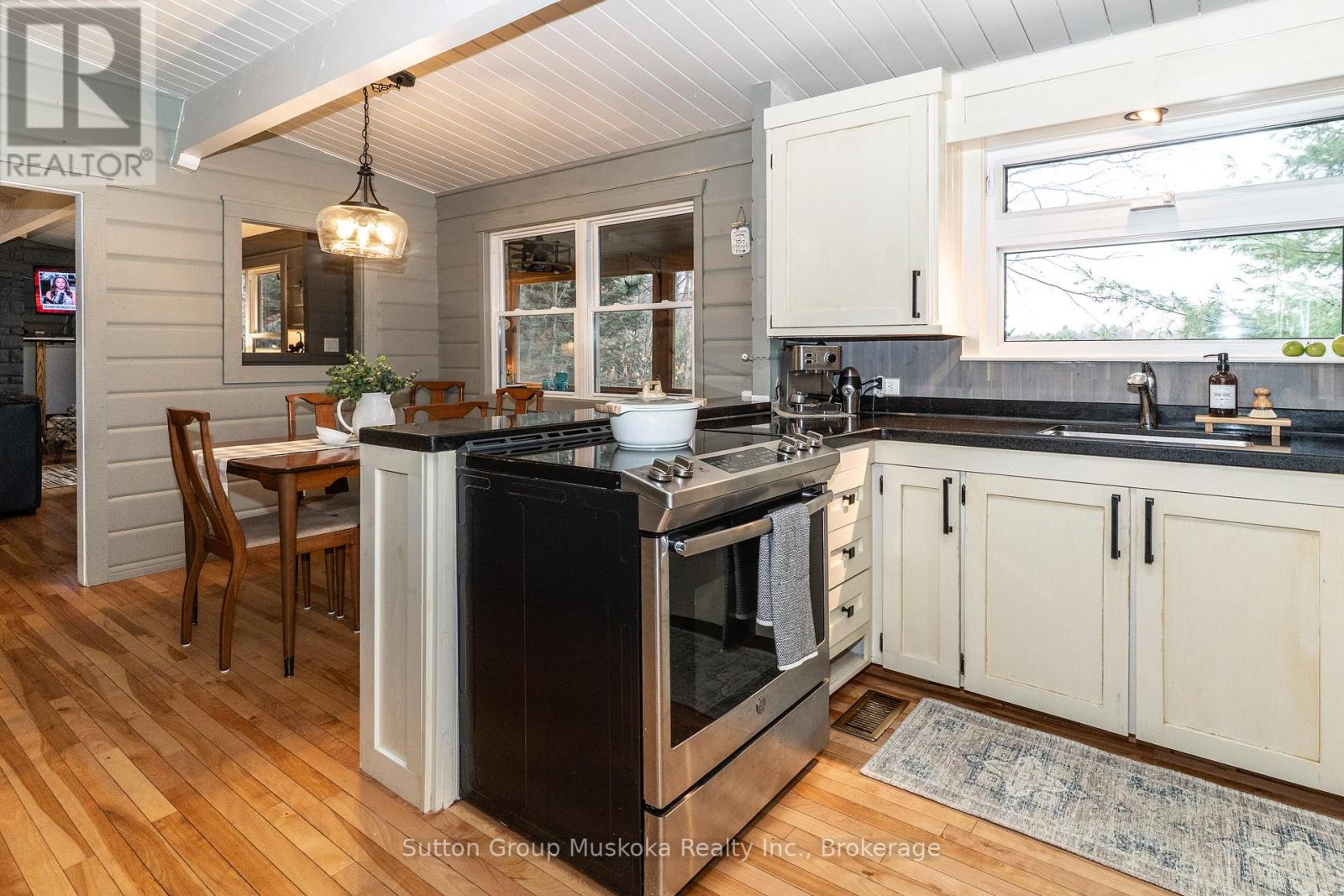 236 Hoodstown Road, Huntsville, Ontario  P1H 2J2 - Photo 14 - X12792446